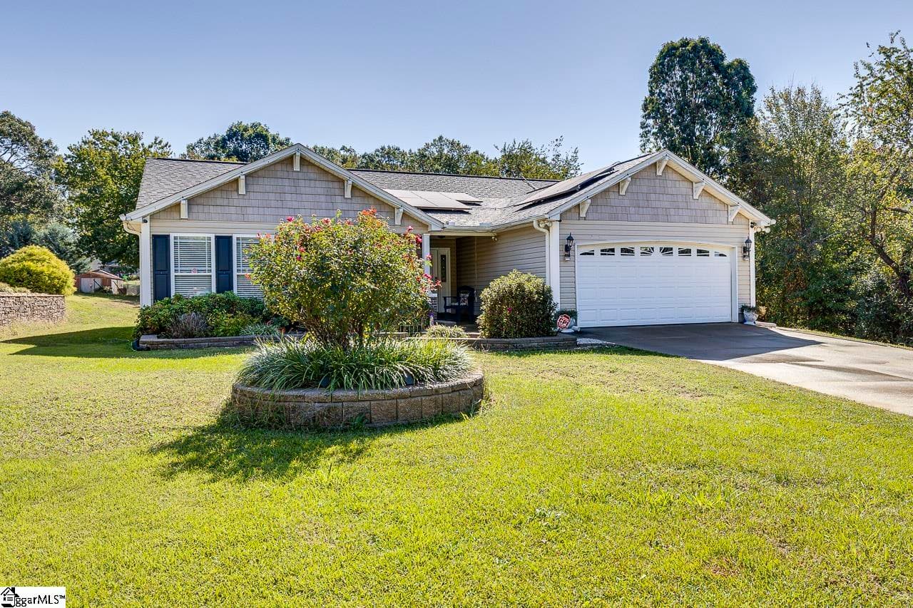 Property image 4 at 140 Colonial Drive, Greer, SC 29651