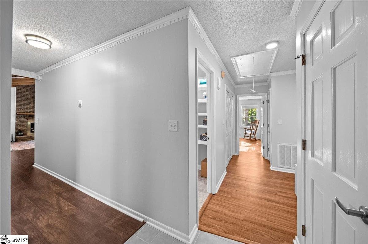 Property image 2 at 211 Saratoga Drive, Greer, SC 29650