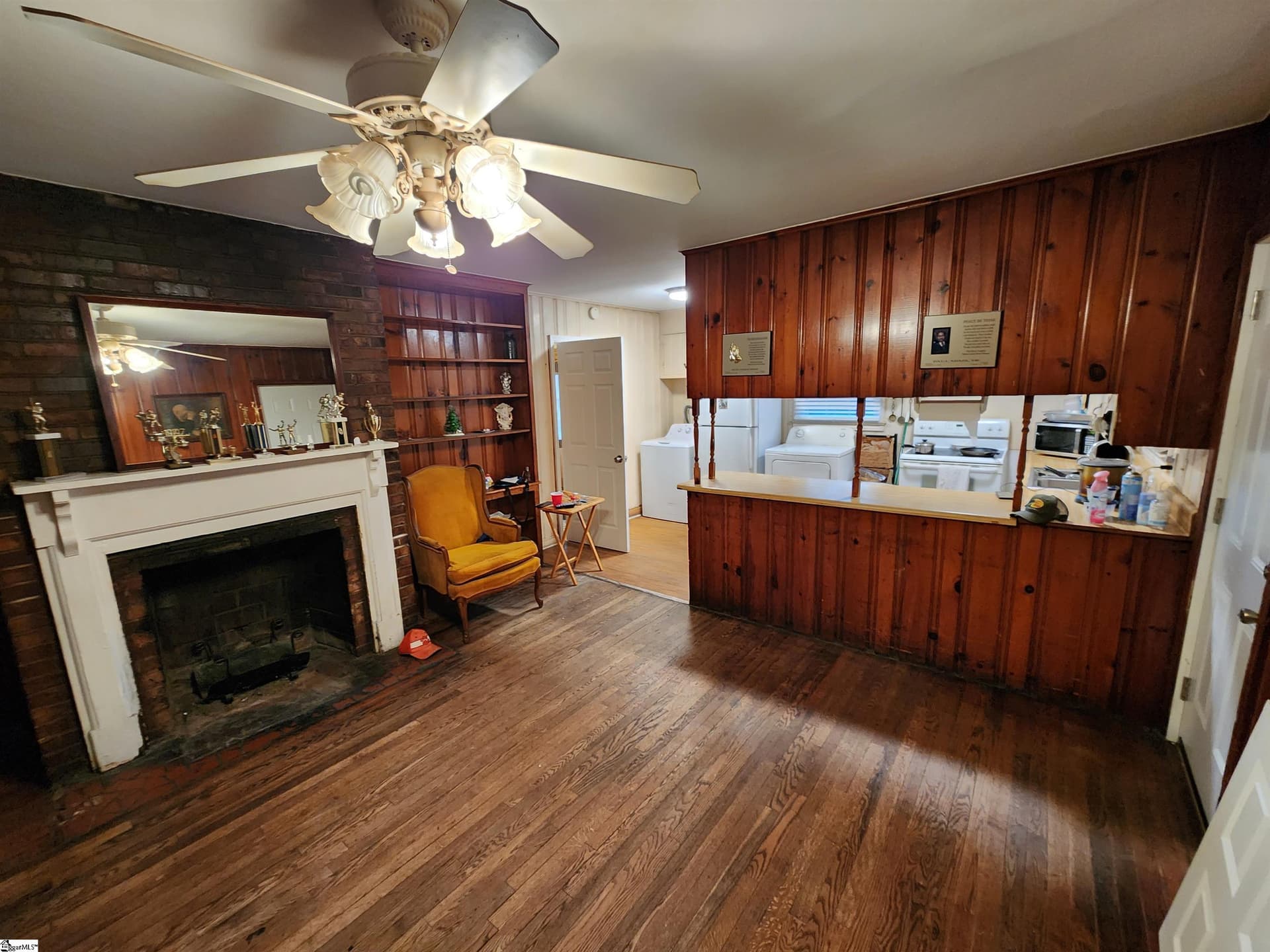 Property image 3 at 210 Fleetwood Drive, Greenville, SC 29605