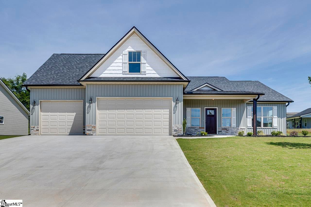 Property image 1 at 112 Legacy Lane, Pickens, SC 29671