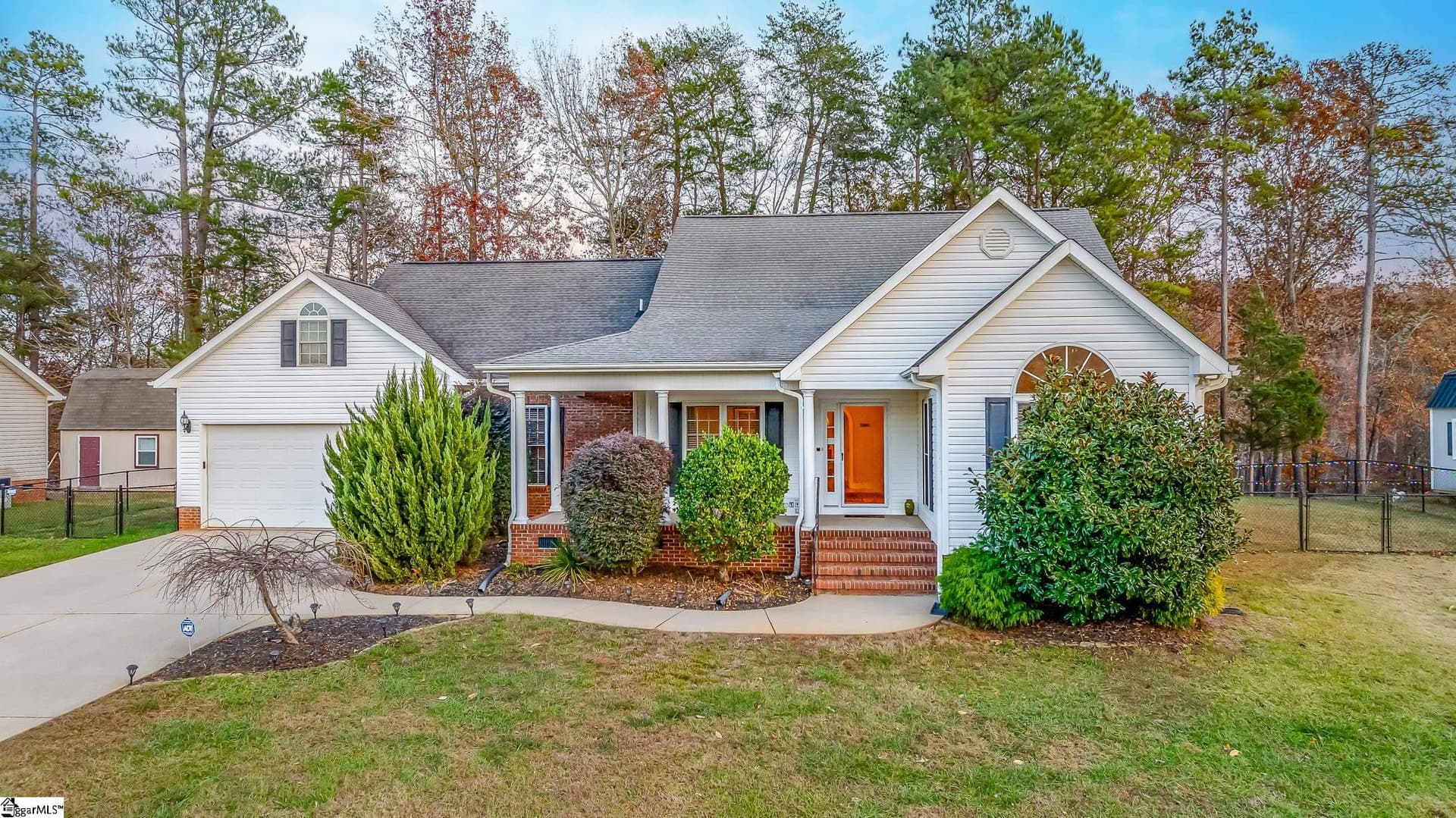 Property image 1 at 220 Bay Ridge Drive, Townville, SC 29689