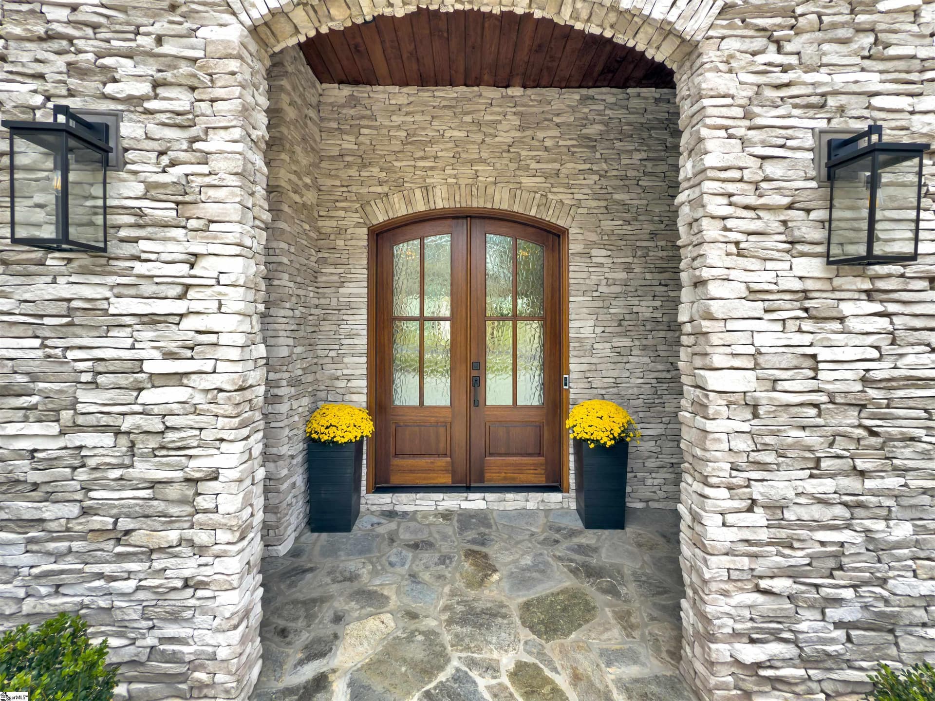 Property image 2 at 123 Chestnut Pond Lane, Simpsonville, SC 29681