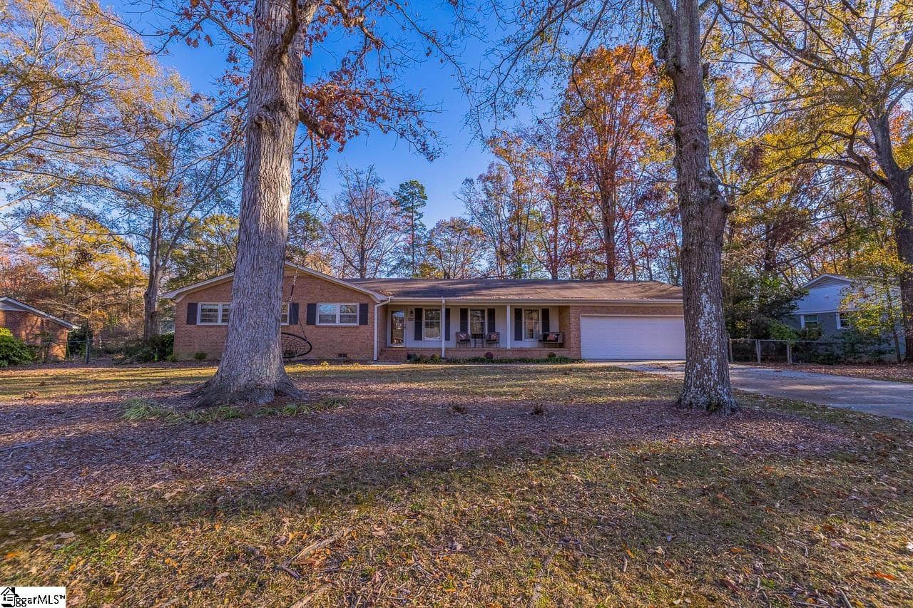 Property image 2 at 203 W Fernwood Road, Simpsonville, SC 29681