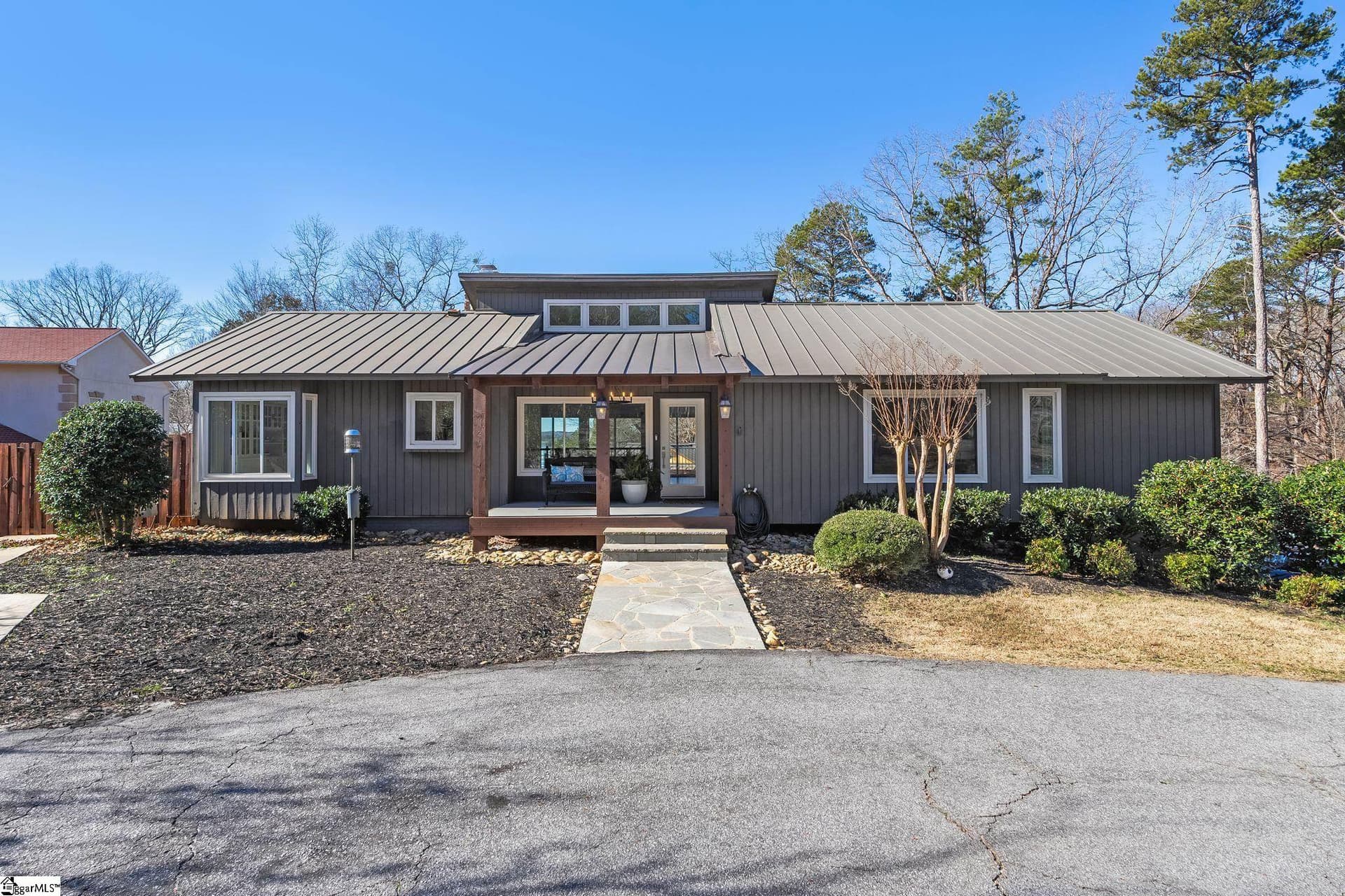 Keowee Sub, Seneca Community