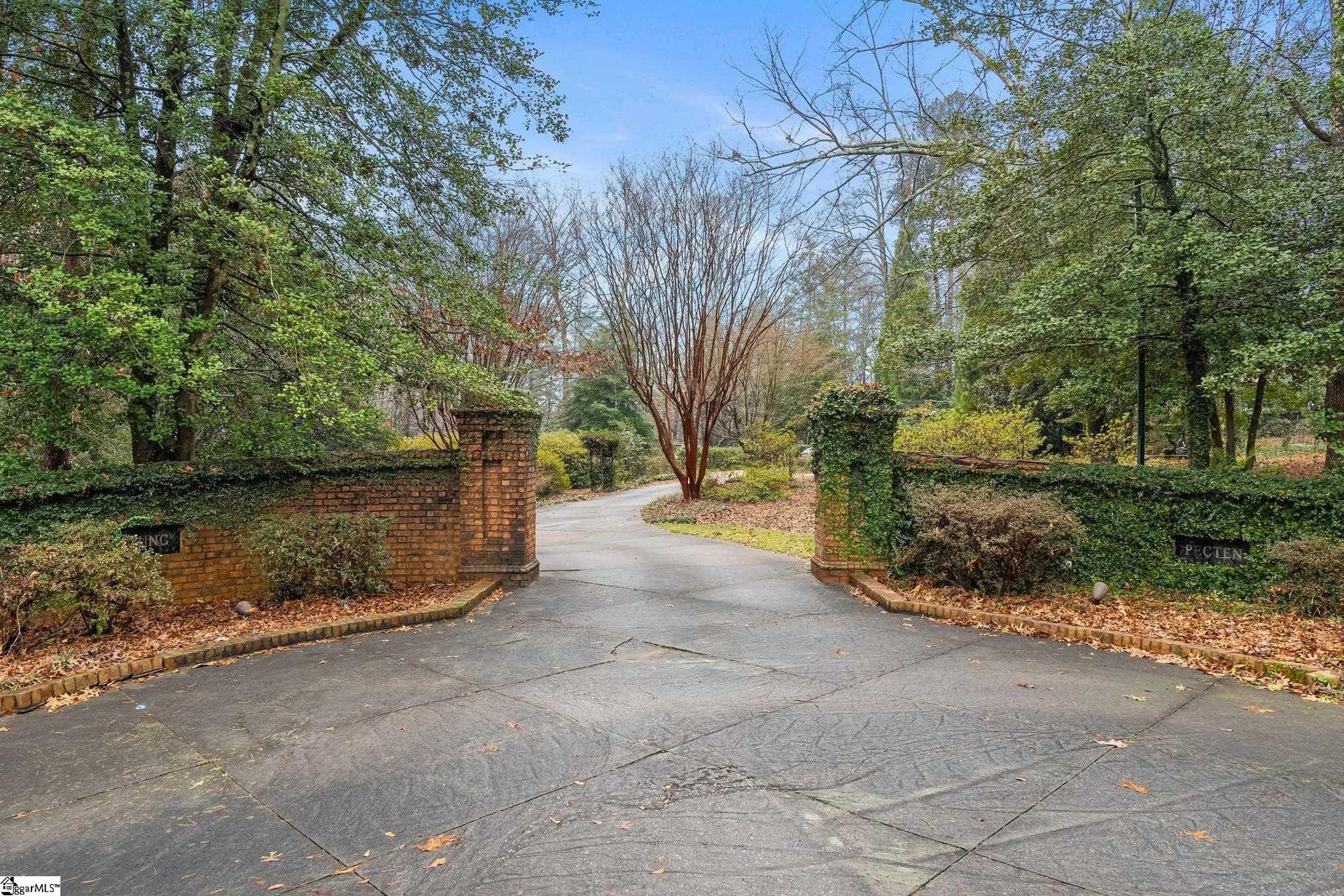 Property image 2 at 506 Huntington Road, Greenville, SC 29615