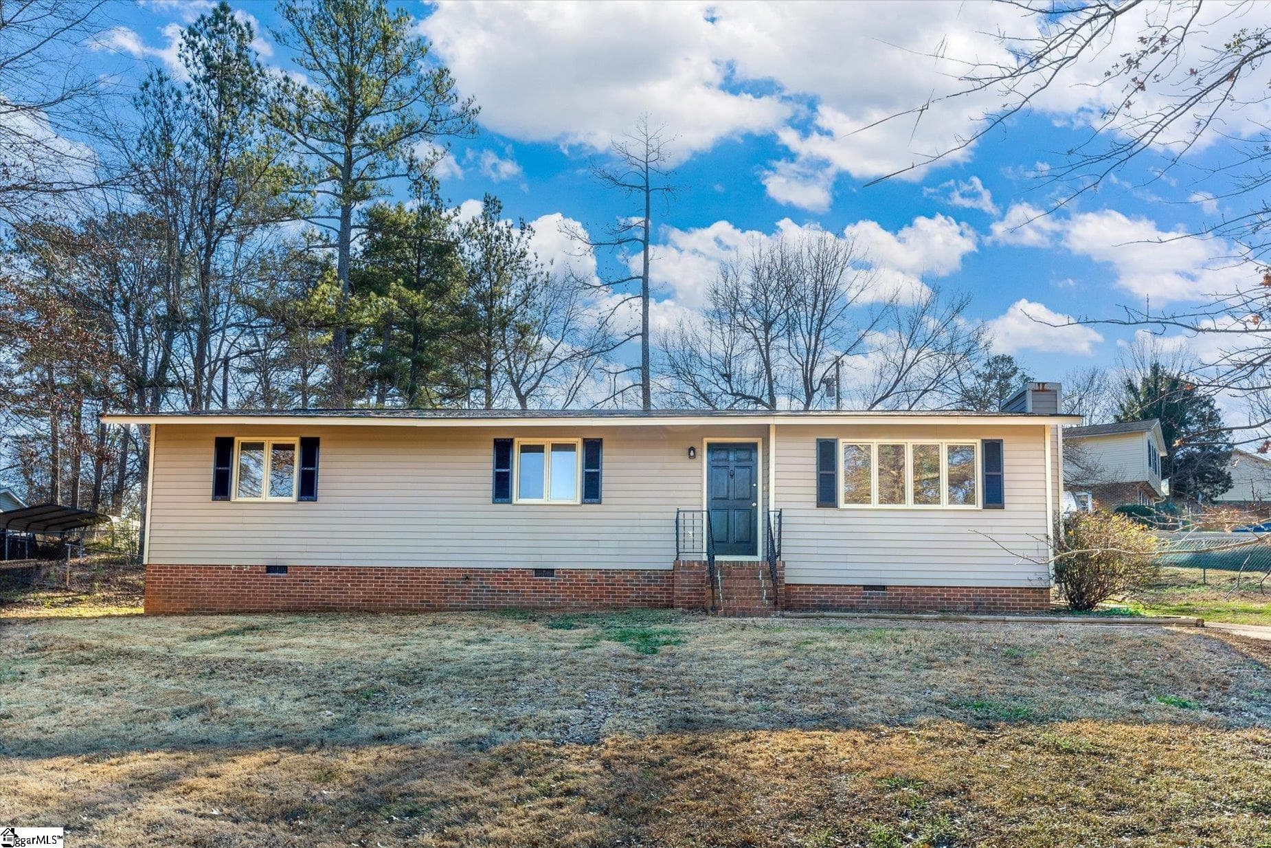Whispering Pines, Easley Community