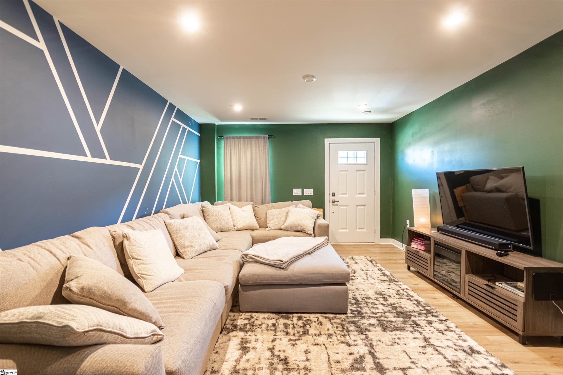 Property image 3 at 902 Leyburn Lane, Greenville, SC 29017
