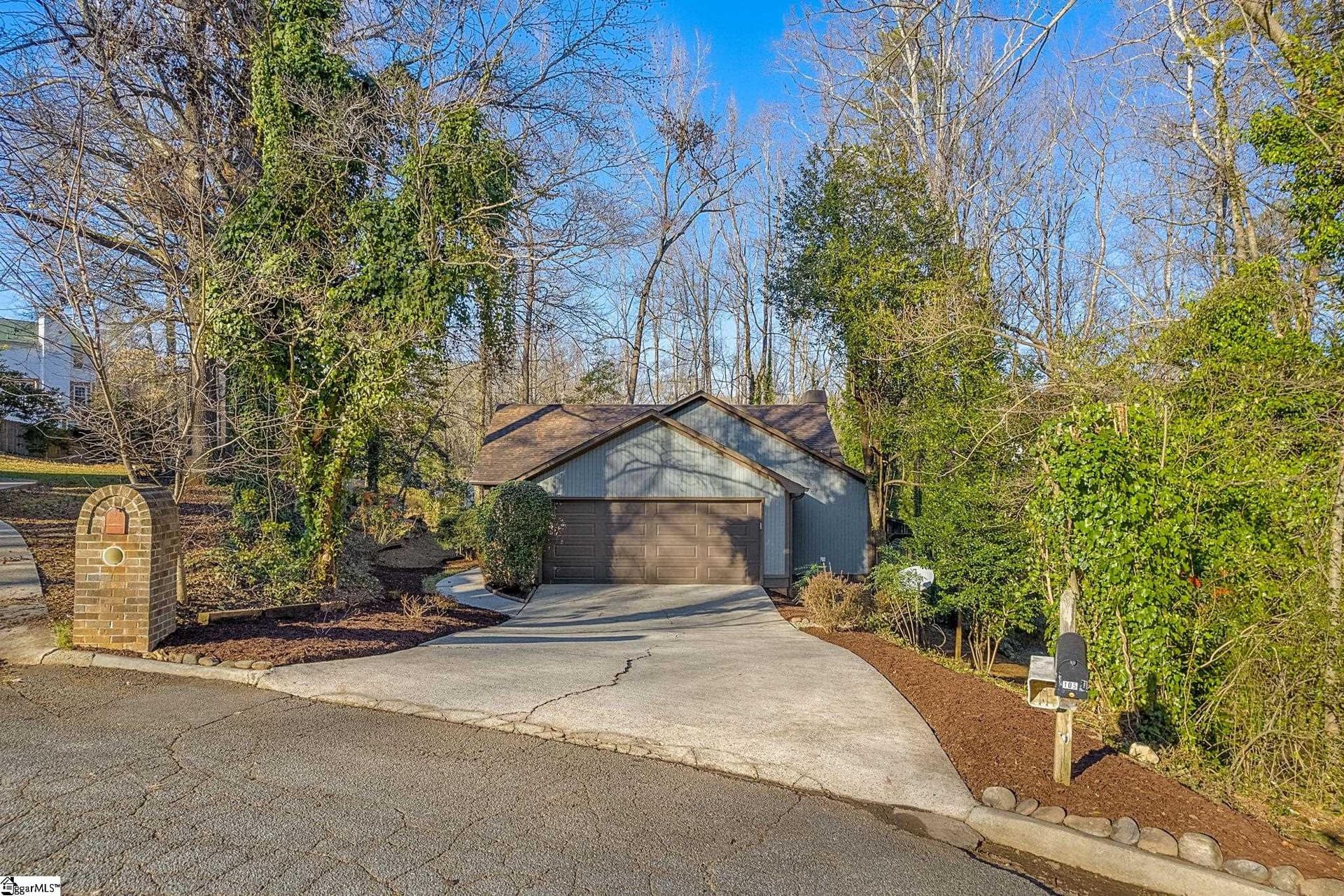 Property image 2 at 105 Oak Ridge Court, Greer, SC 29615