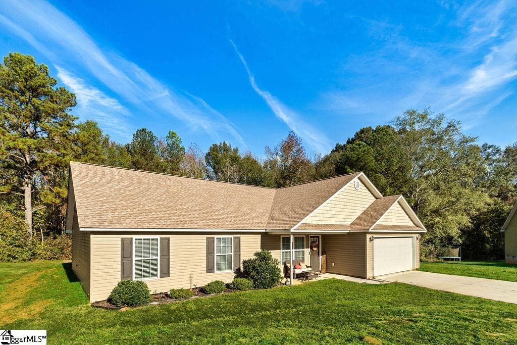 Property image 2 at 311 Alexander Court, Laurens, SC 29360