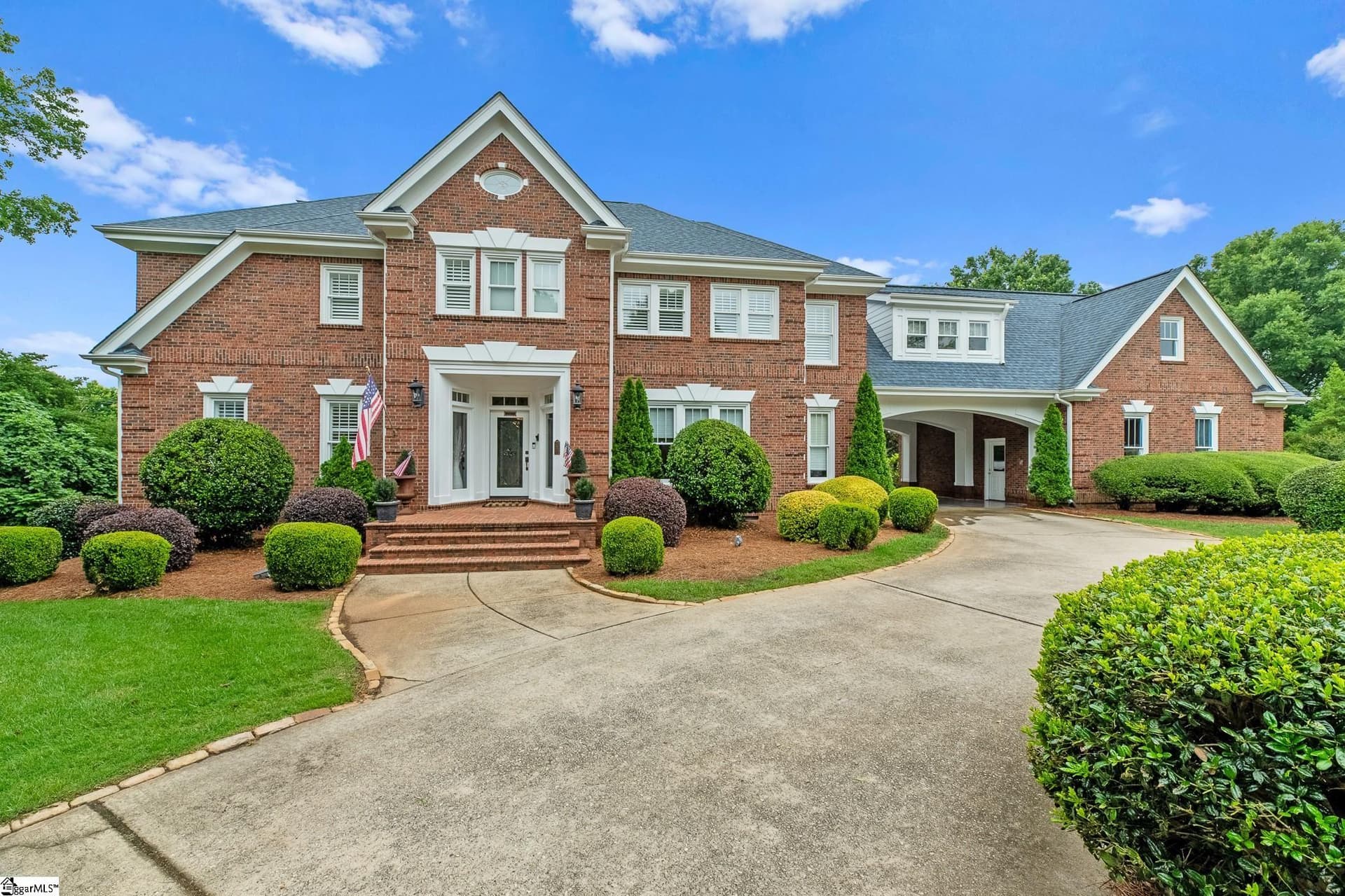 Thornblade, Greer Community