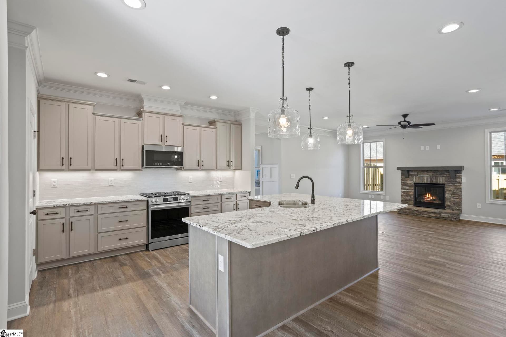 Property image 2 at 100 Ainsworth Street, Greenville, SC 29607