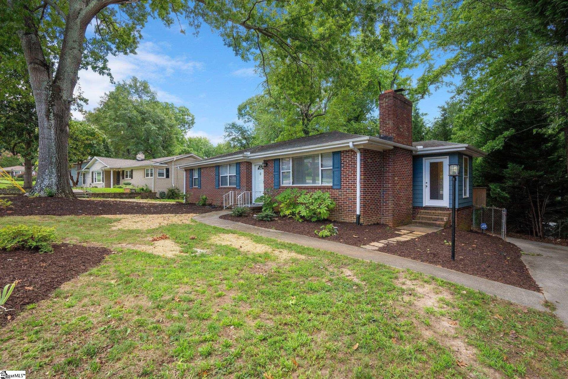 Property image 2 at 206 Azalea Court, Greenville, SC 29615