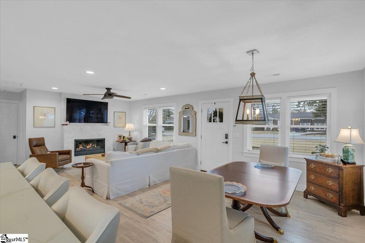 Property image 5 at 8 Fairlane Circle, Greenville, SC 29607