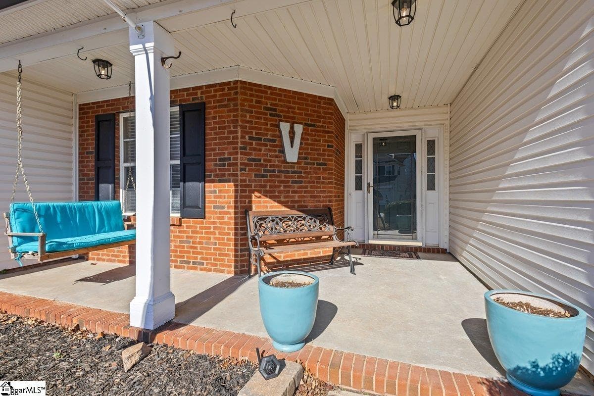 Property image 2 at 201 Crossview Drive, Simpsonville, SC 29680