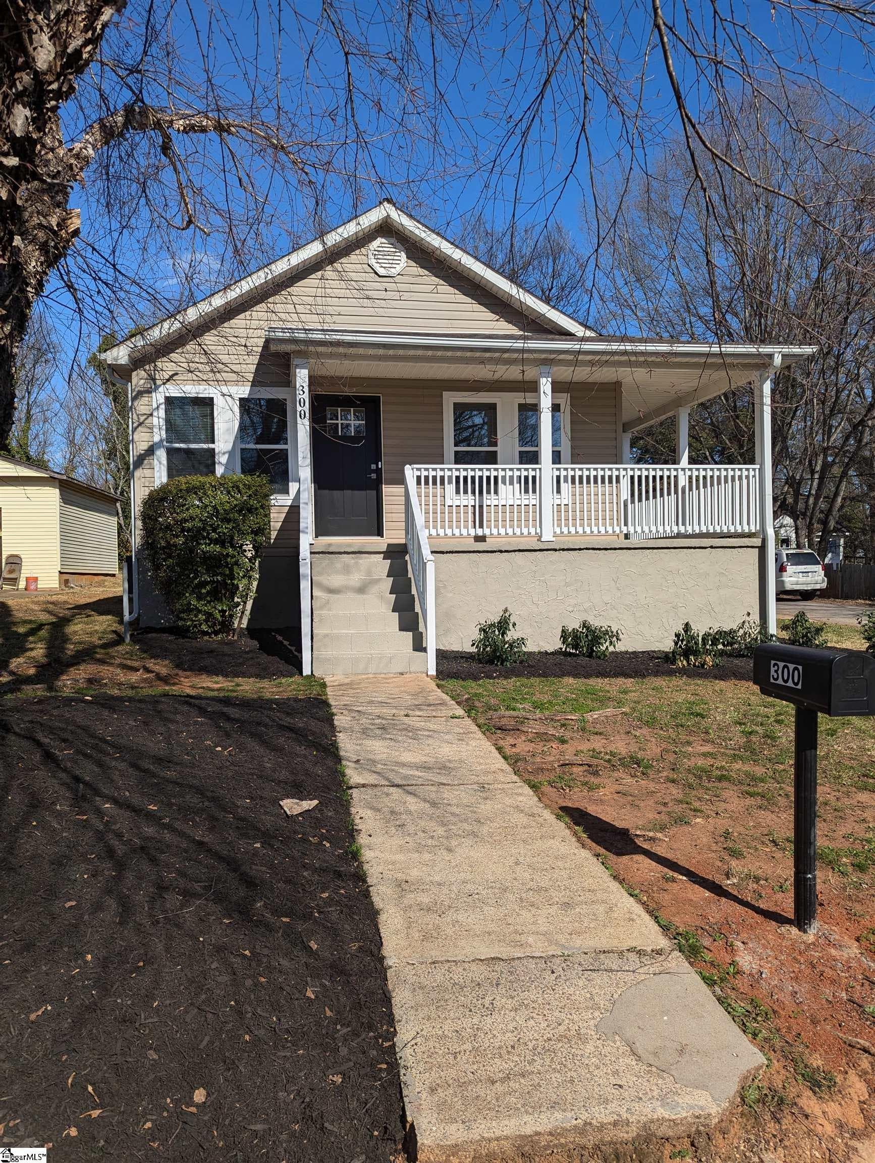 Property image 3 at 300 Honour Street, Greenville, SC 29611