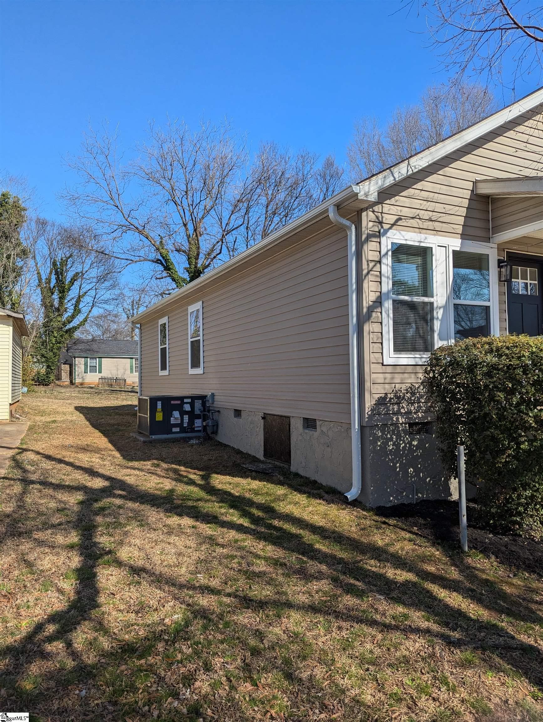 Property image 4 at 300 Honour Street, Greenville, SC 29611