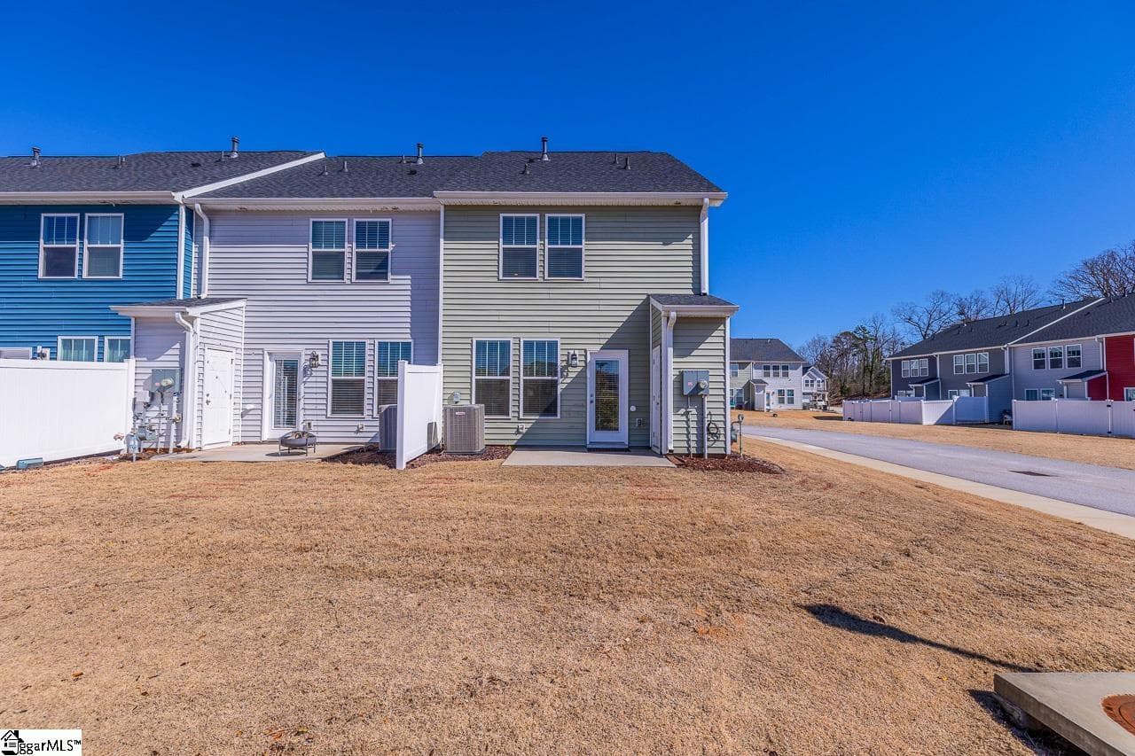 Property image 2 at 101 Shallons Drive, Greenville, SC 29609