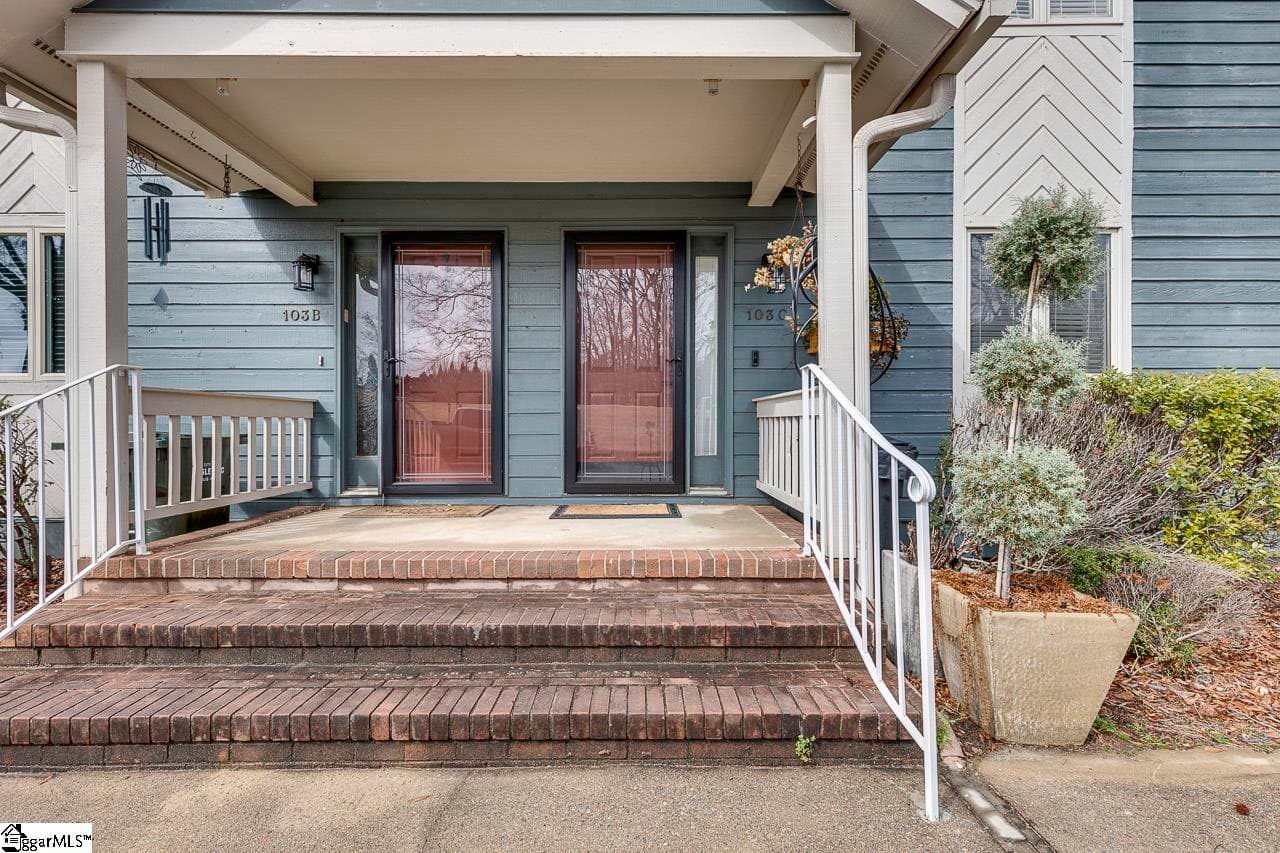 Property image 4 at 103 C Fairway Oaks Lane, Easley, SC 29642-2439