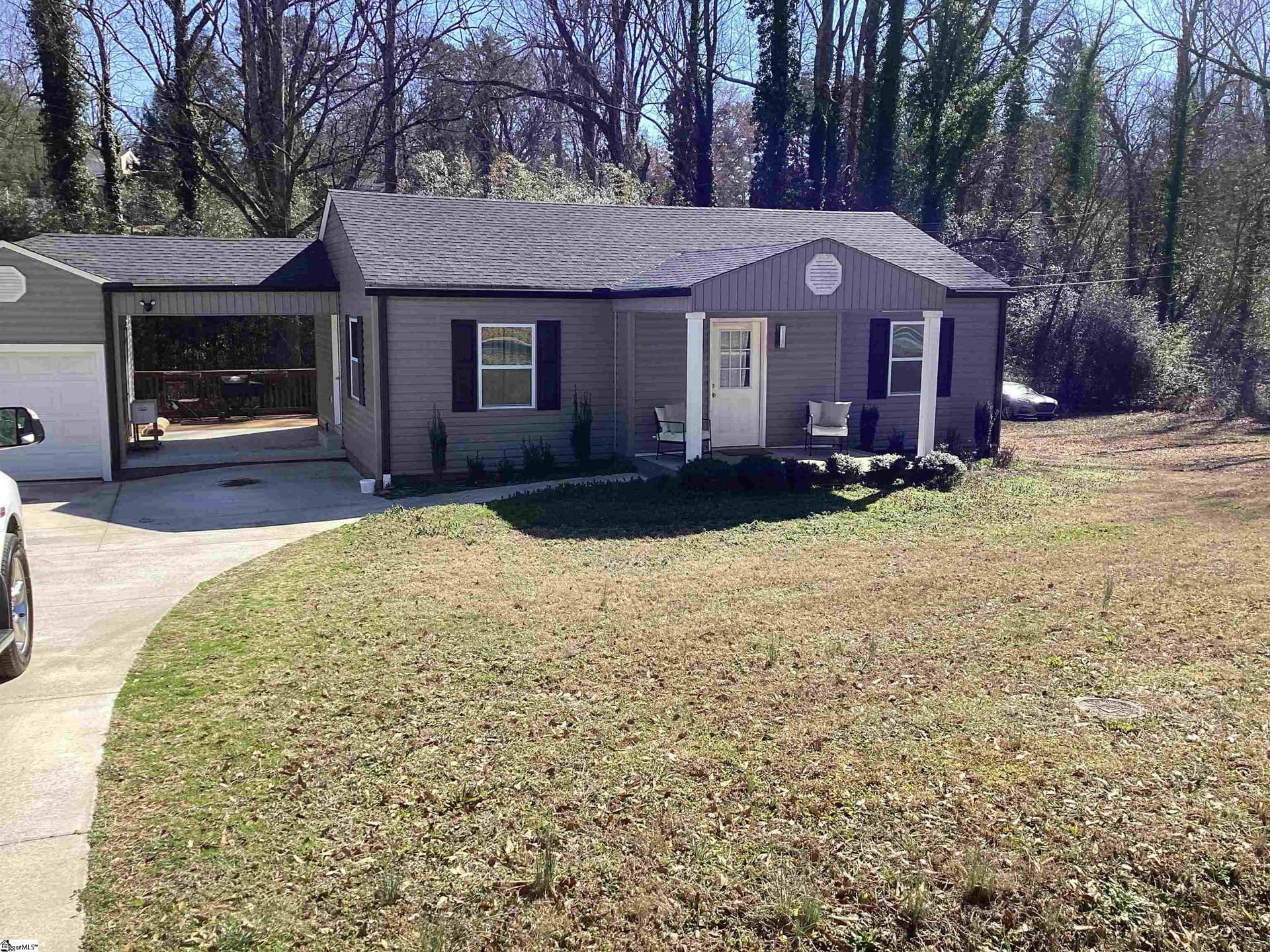 Property image 3 at 7 Foxhall Road, Greenville, SC 29605