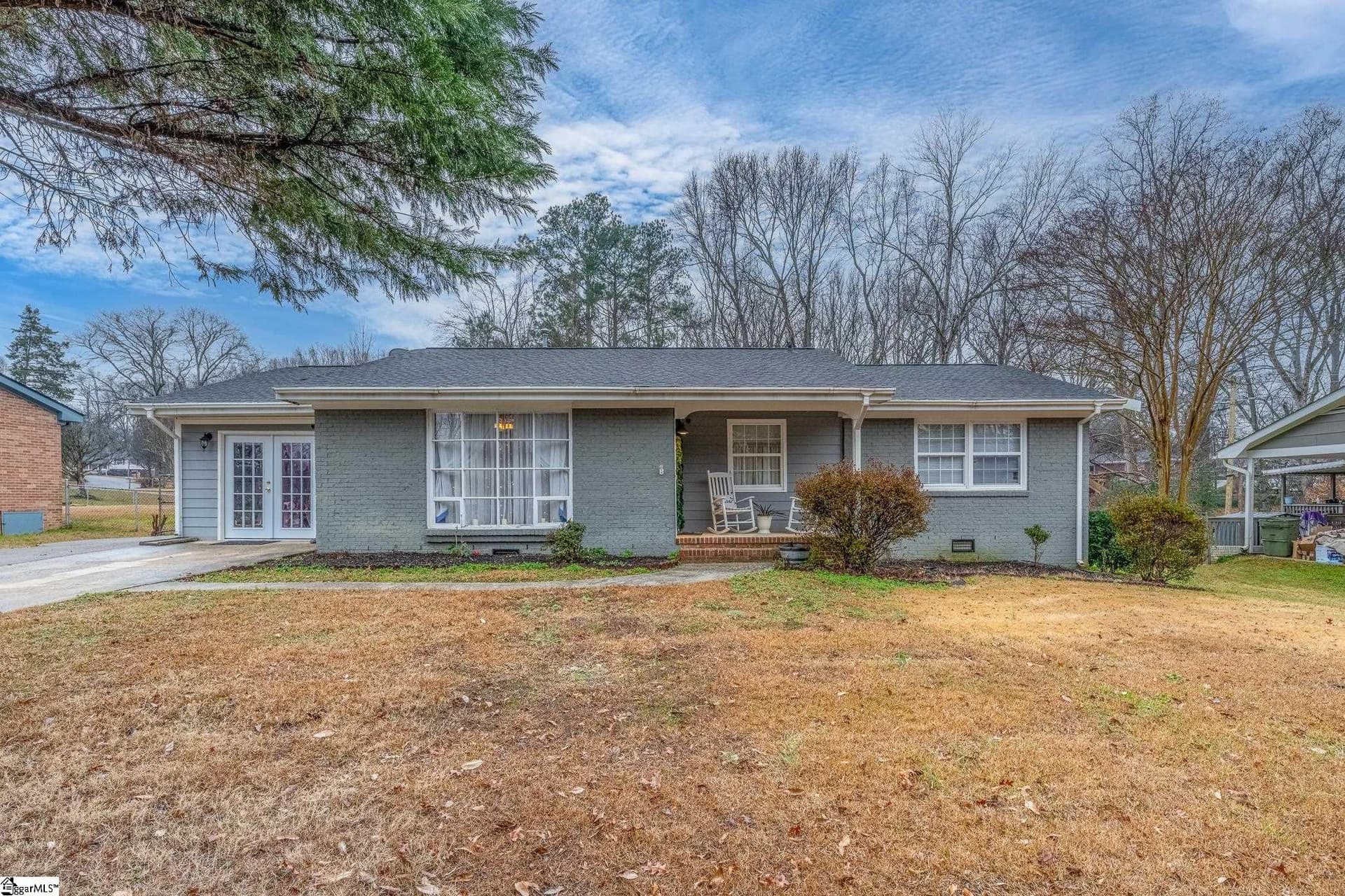 Montclaire, Mauldin Community