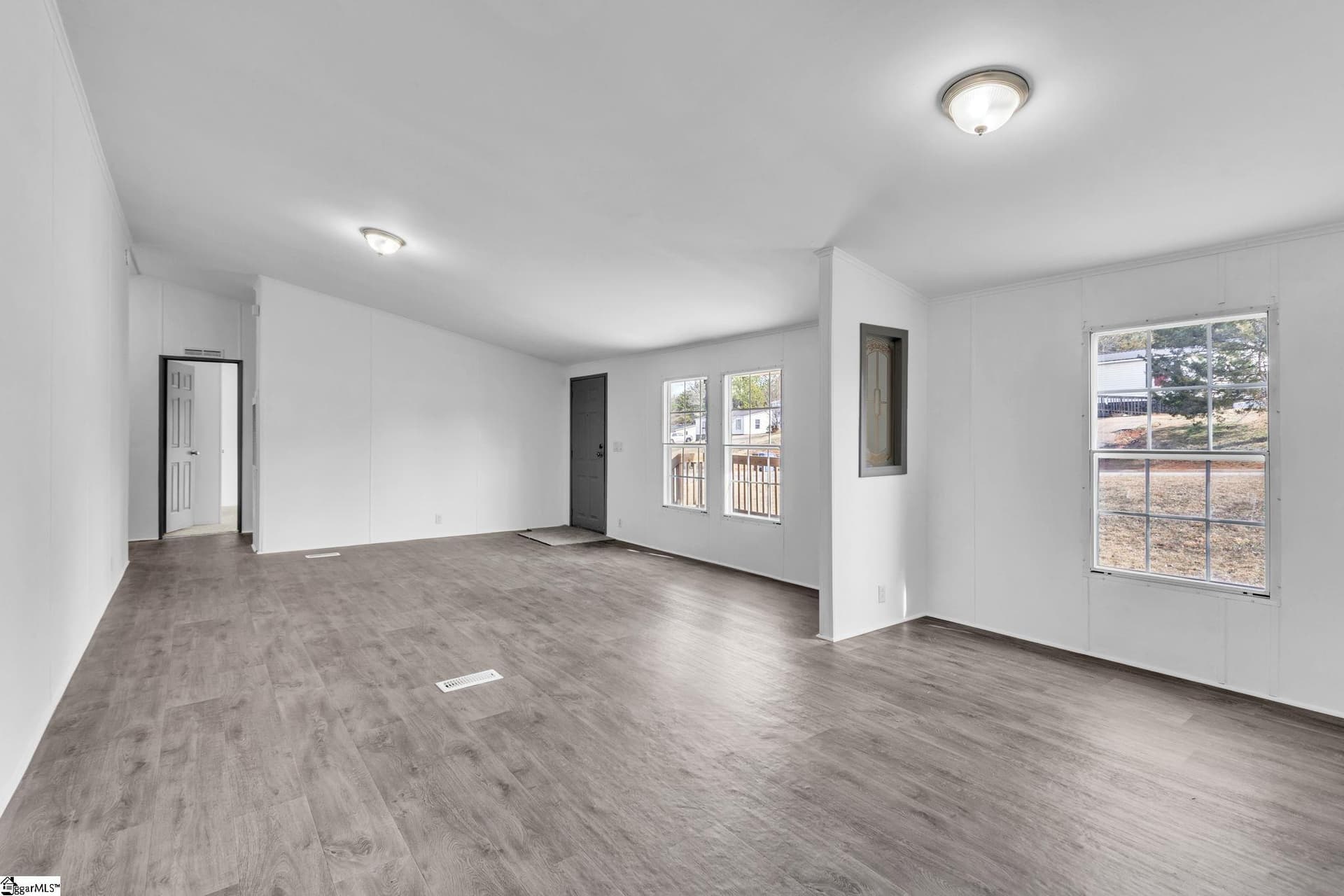 Property image 2 at 100 Channel Drive, Greenville, SC 29611