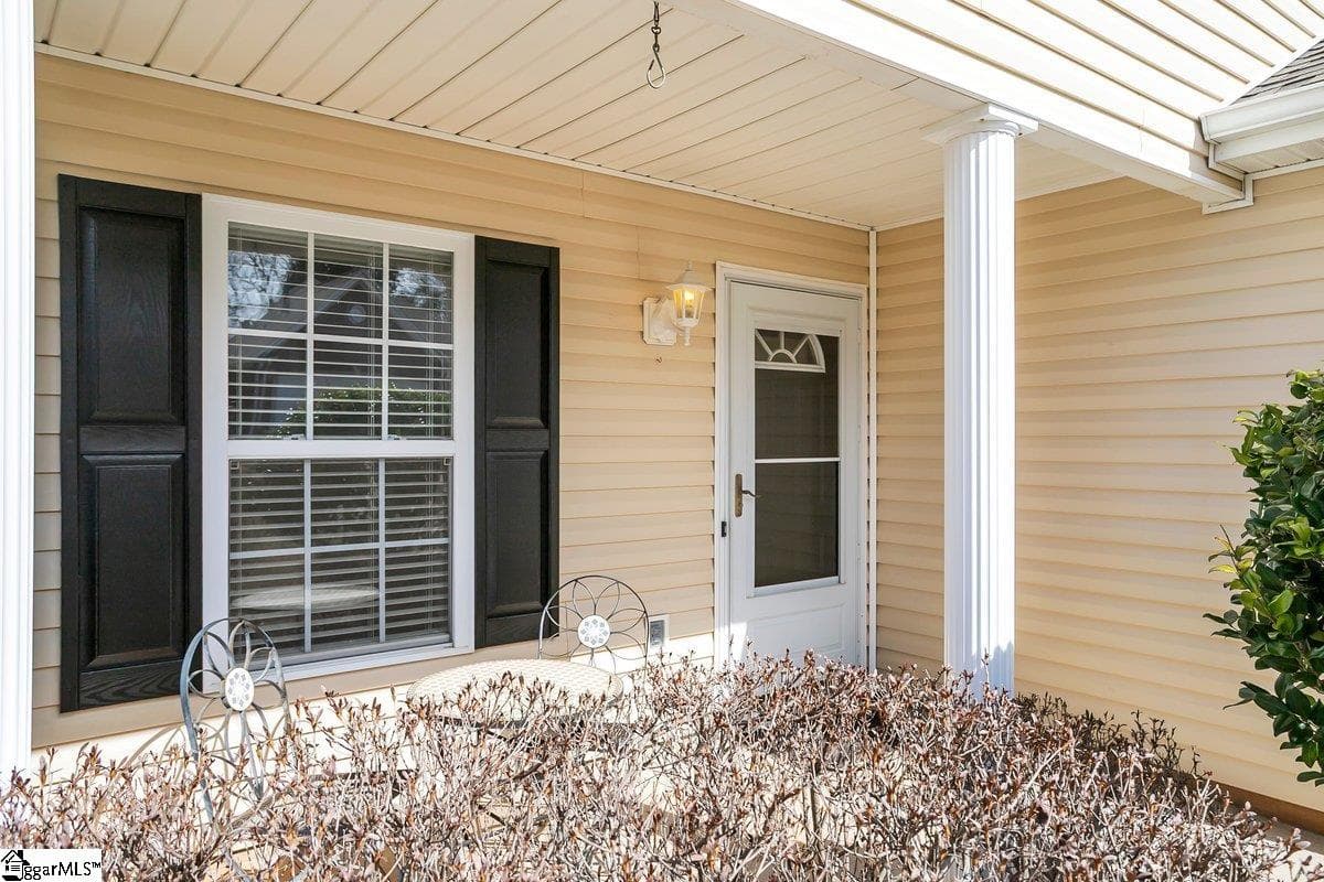 Property image 3 at 108 Hickory Valley Circle, Taylors, SC 29687