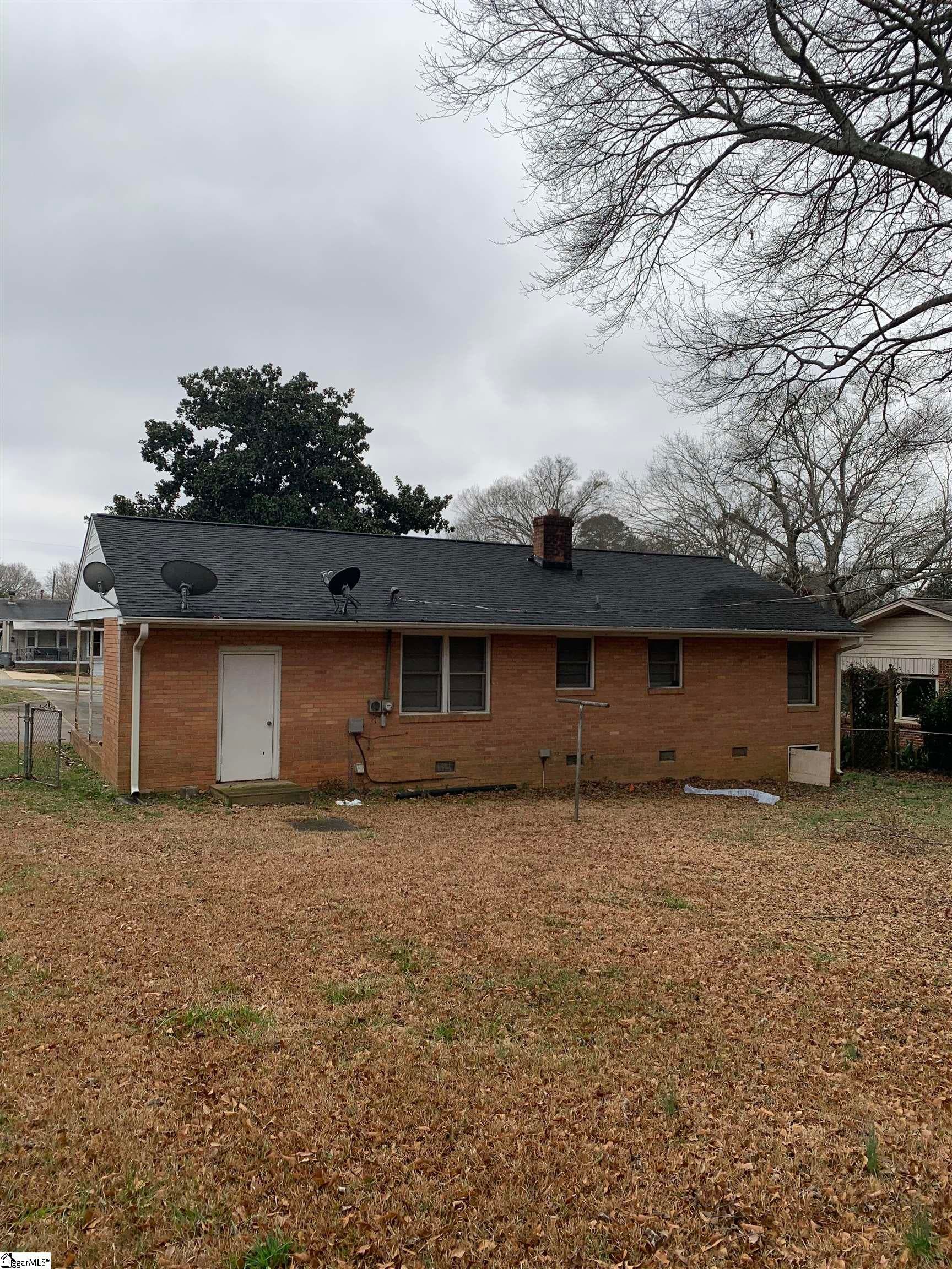 Property image 2 at 29 Butternut Drive, Greenville, SC 29605-4625