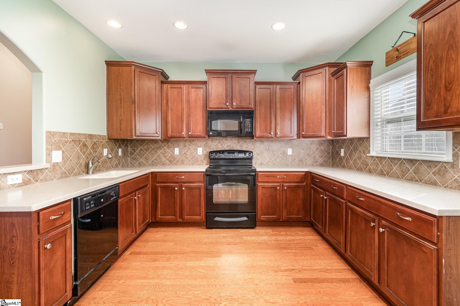 Property image 2 at 605 Summerville Way, Greenville, SC 29609