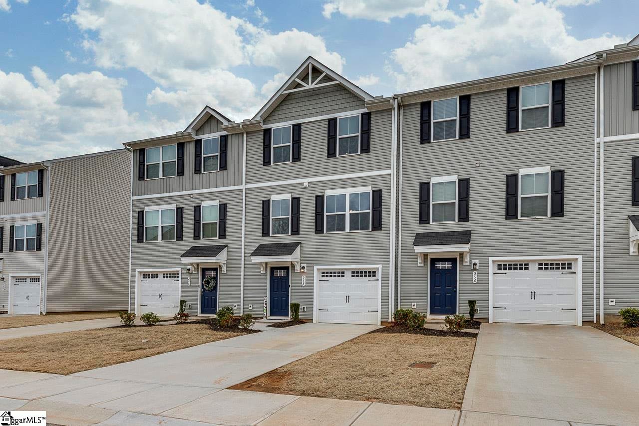 Property image 2 at 258 Brooklane Court, Easley, SC 29642-1679