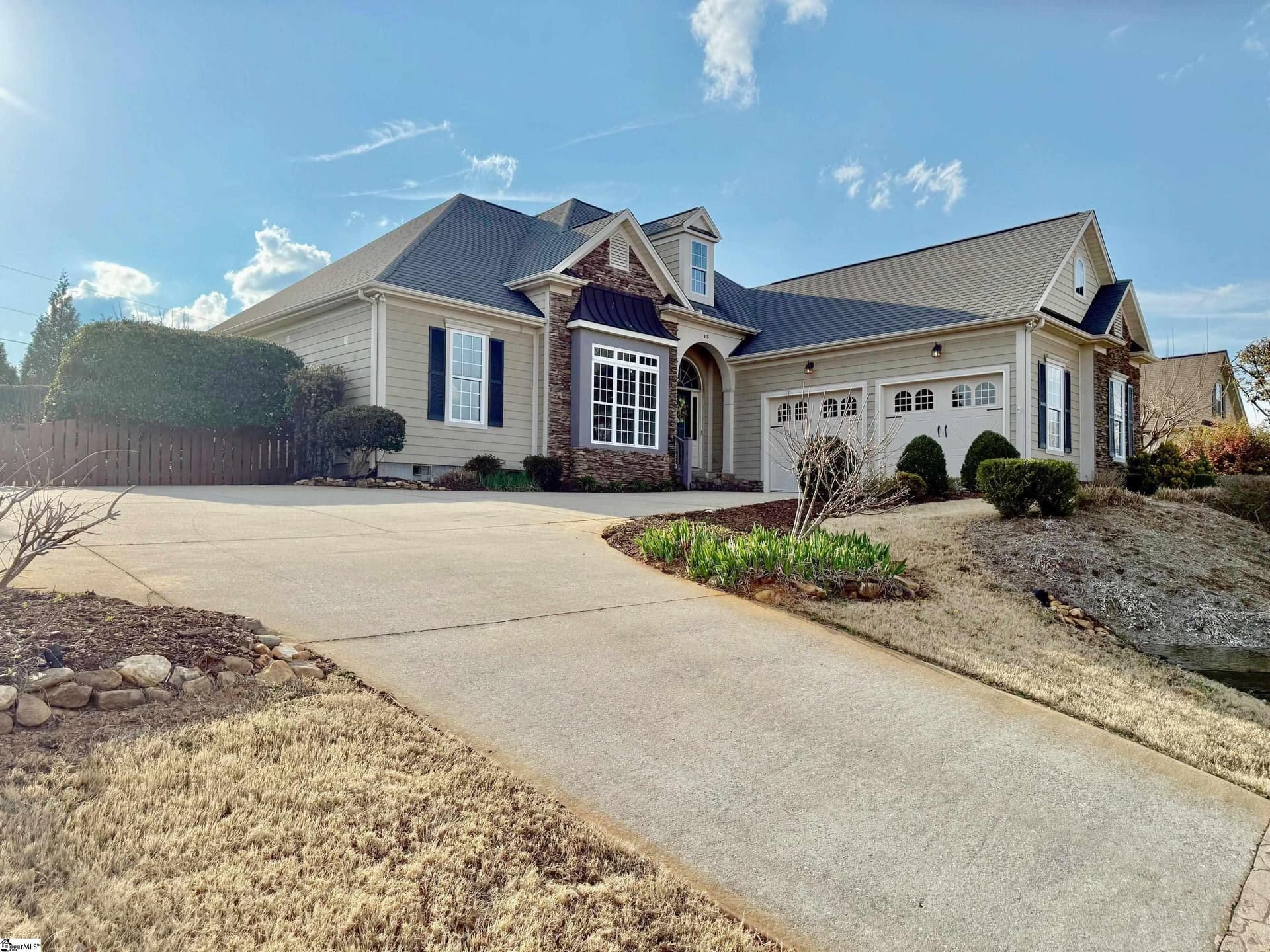 Castle Rock, Greer Community