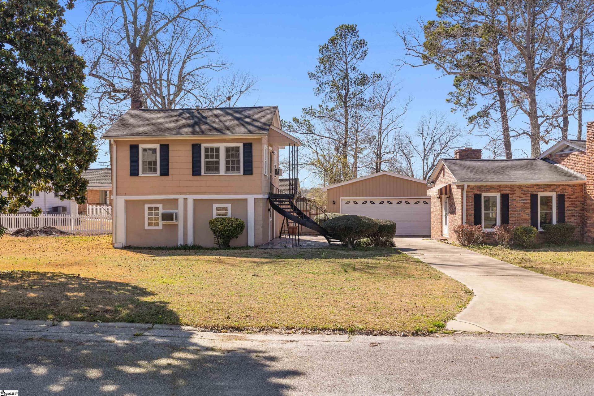 Property image 3 at 100 Chestnut Street, Clinton, SC 29325