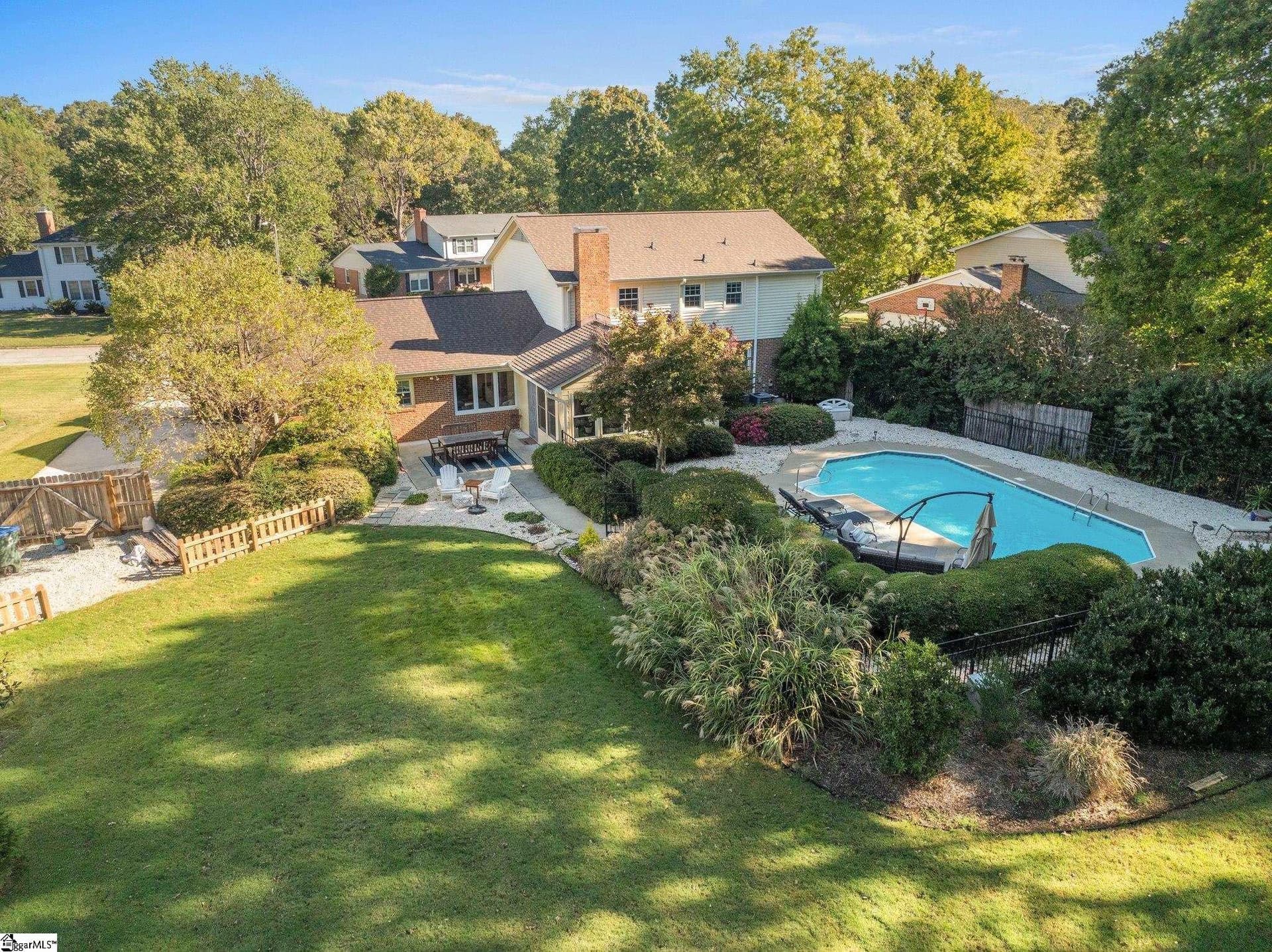 Poinsettia, Simpsonville Community