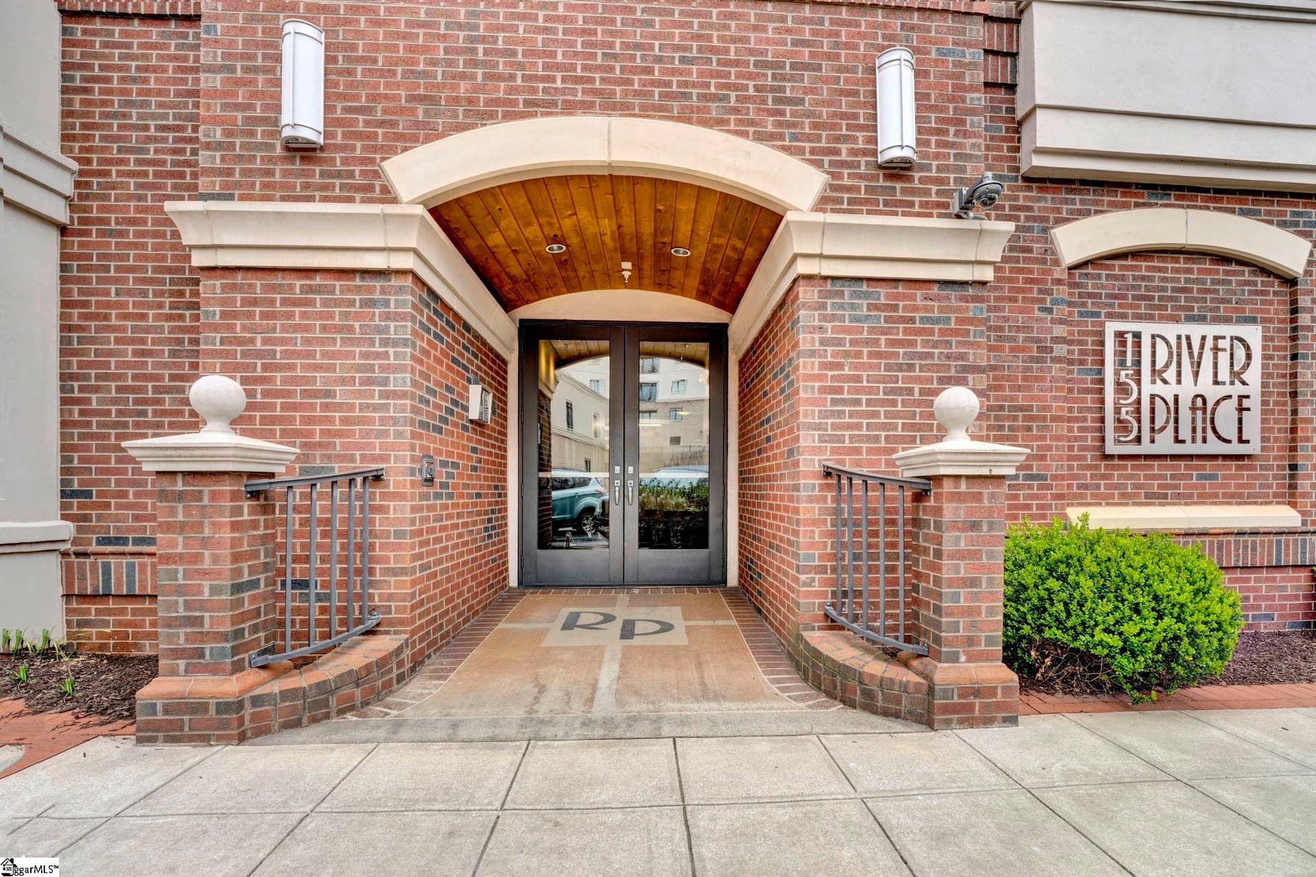 155 Riverplace, Greenville Community