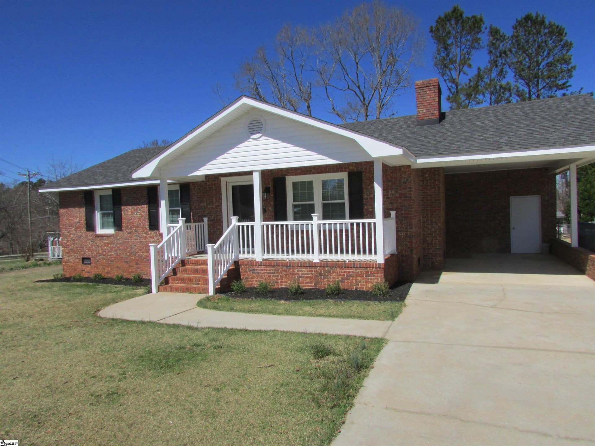 Property image 1 at 101 Westminster Avenue, Laurens, SC 29360