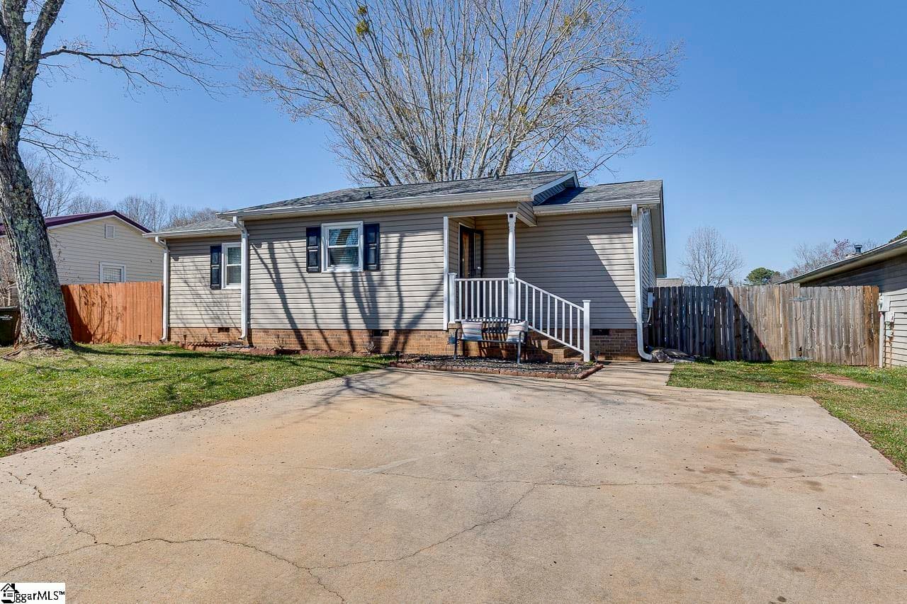 Property image 3 at 106 Terrace Road, Easley, SC 29642