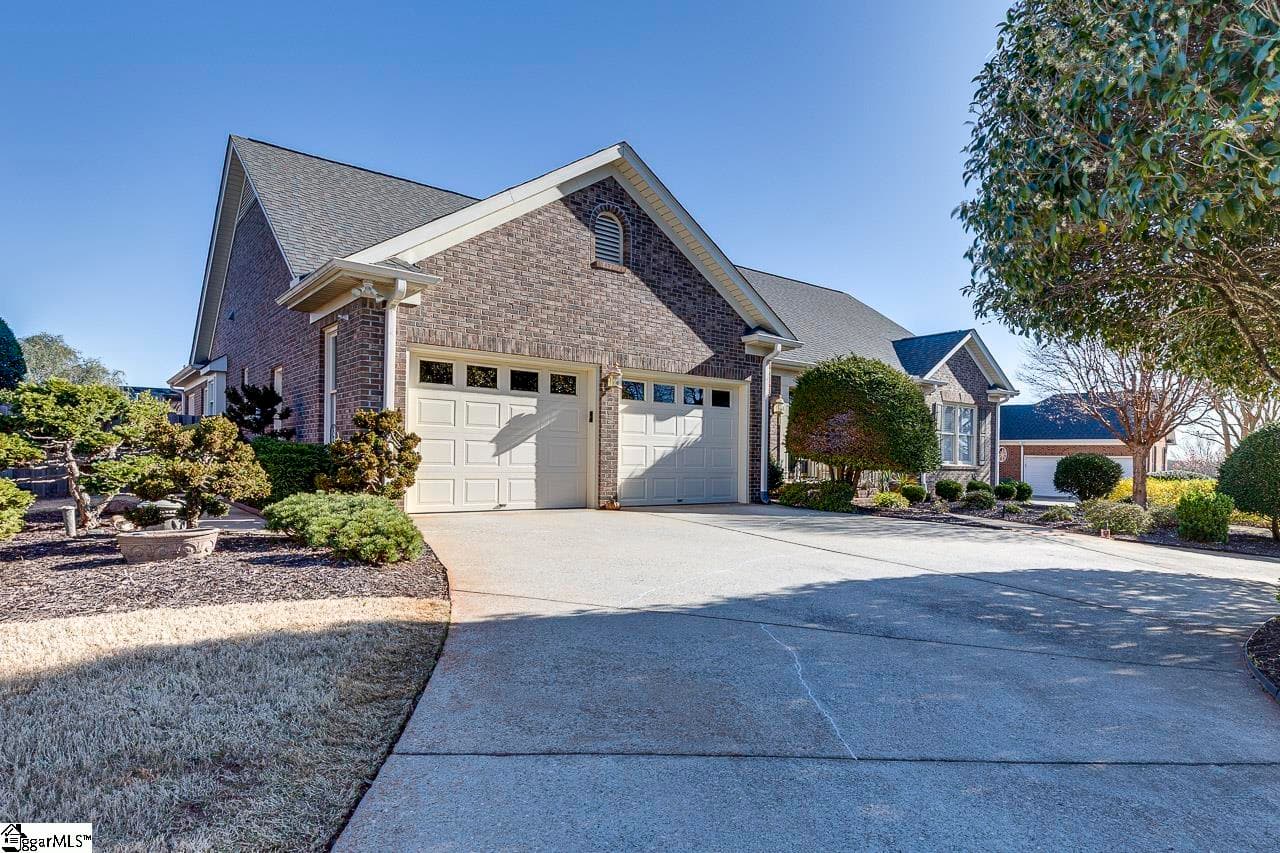 Property image 2 at 10 March Winds Court, Greer, SC 29650