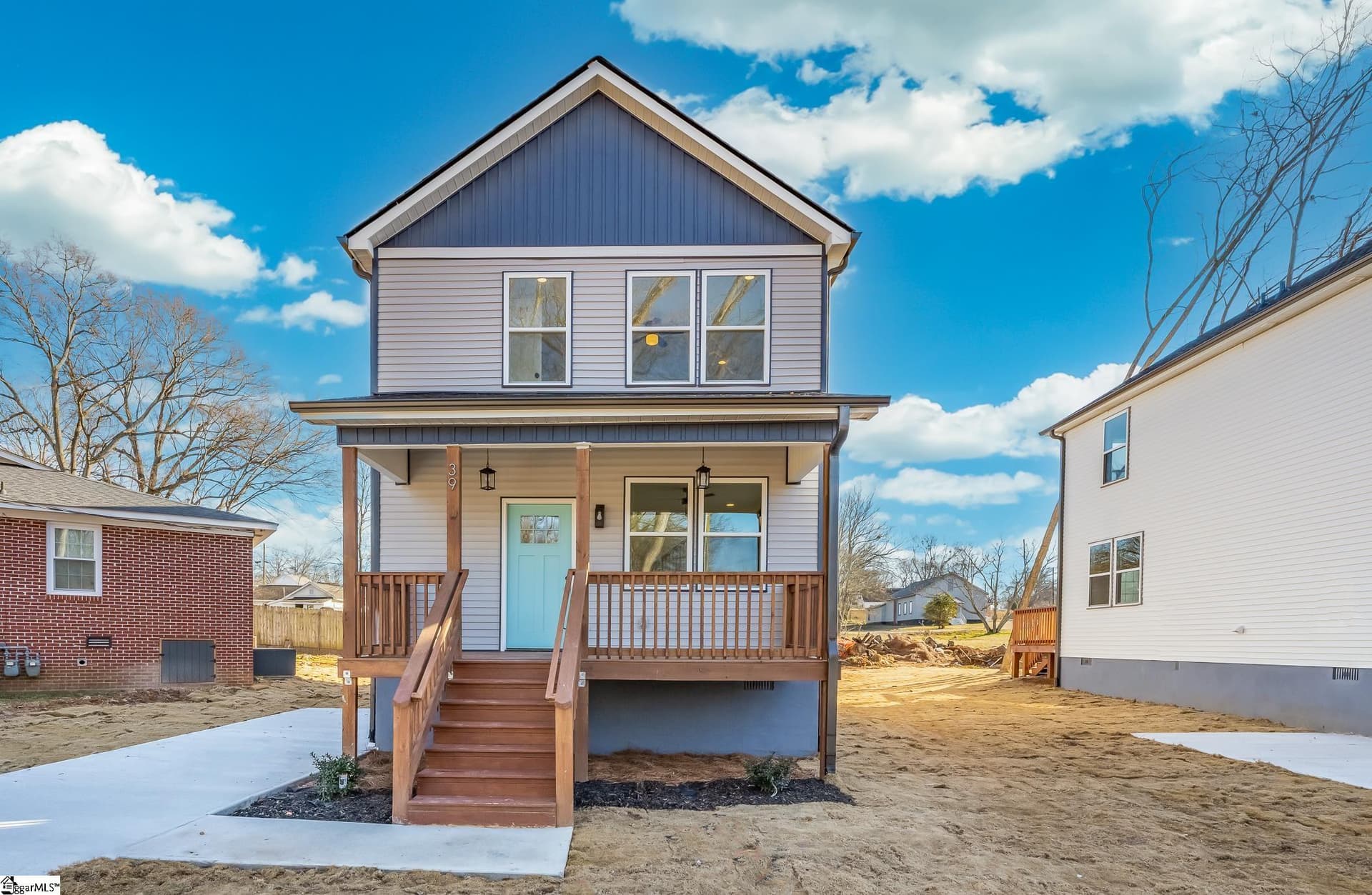 39 Woodlawn Avenue