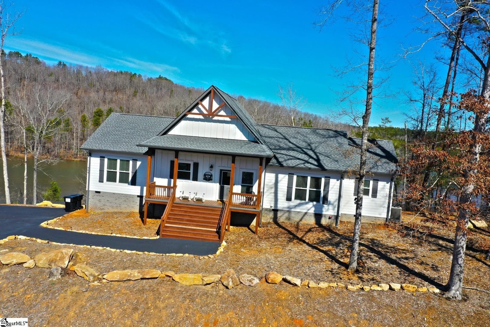908 Clear Point Trail