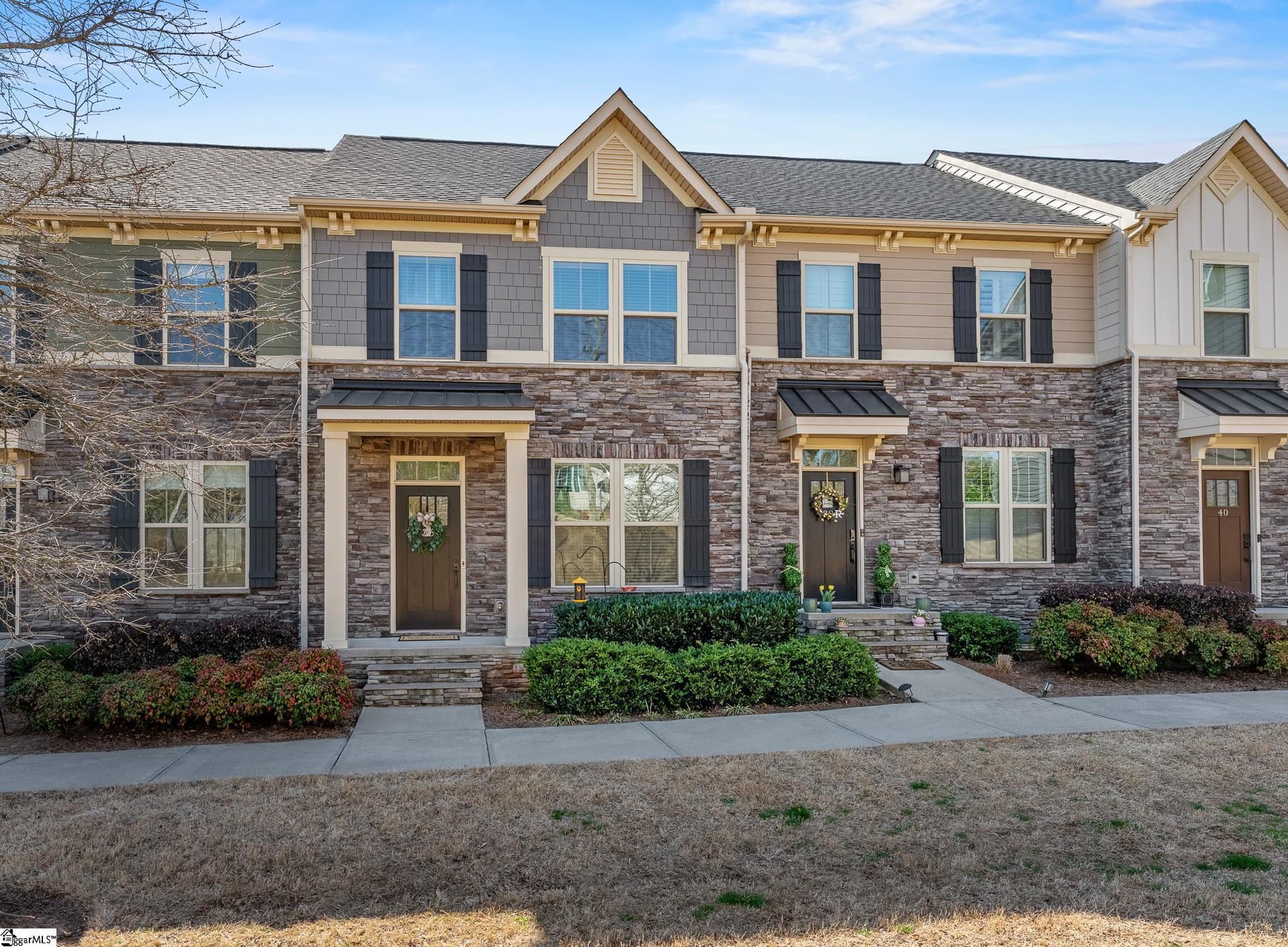 Highview Townes, Greenville Community