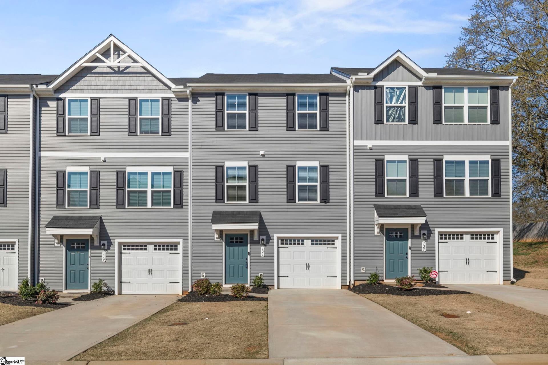 Edgewood Townes, Easley Community