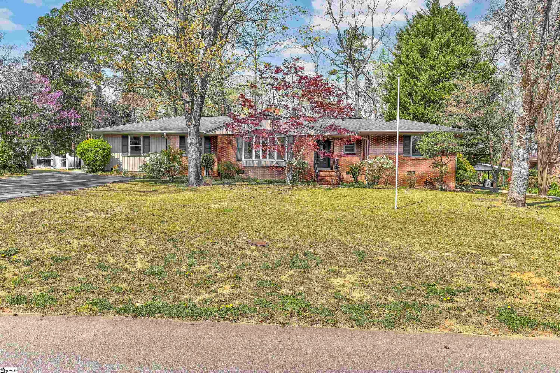 Property image 1 at 14 Yorkshire Drive, Greenville, SC 29615