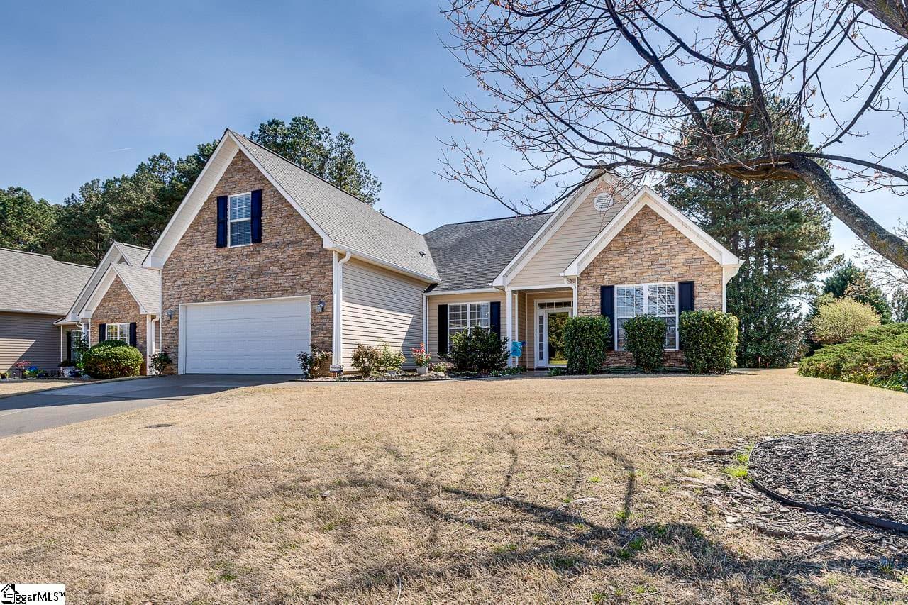 Property image 2 at 4 Hanging Moss Lane, Greenville, SC 29615