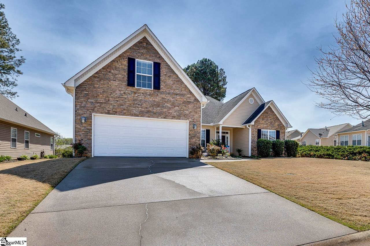 Property image 3 at 4 Hanging Moss Lane, Greenville, SC 29615