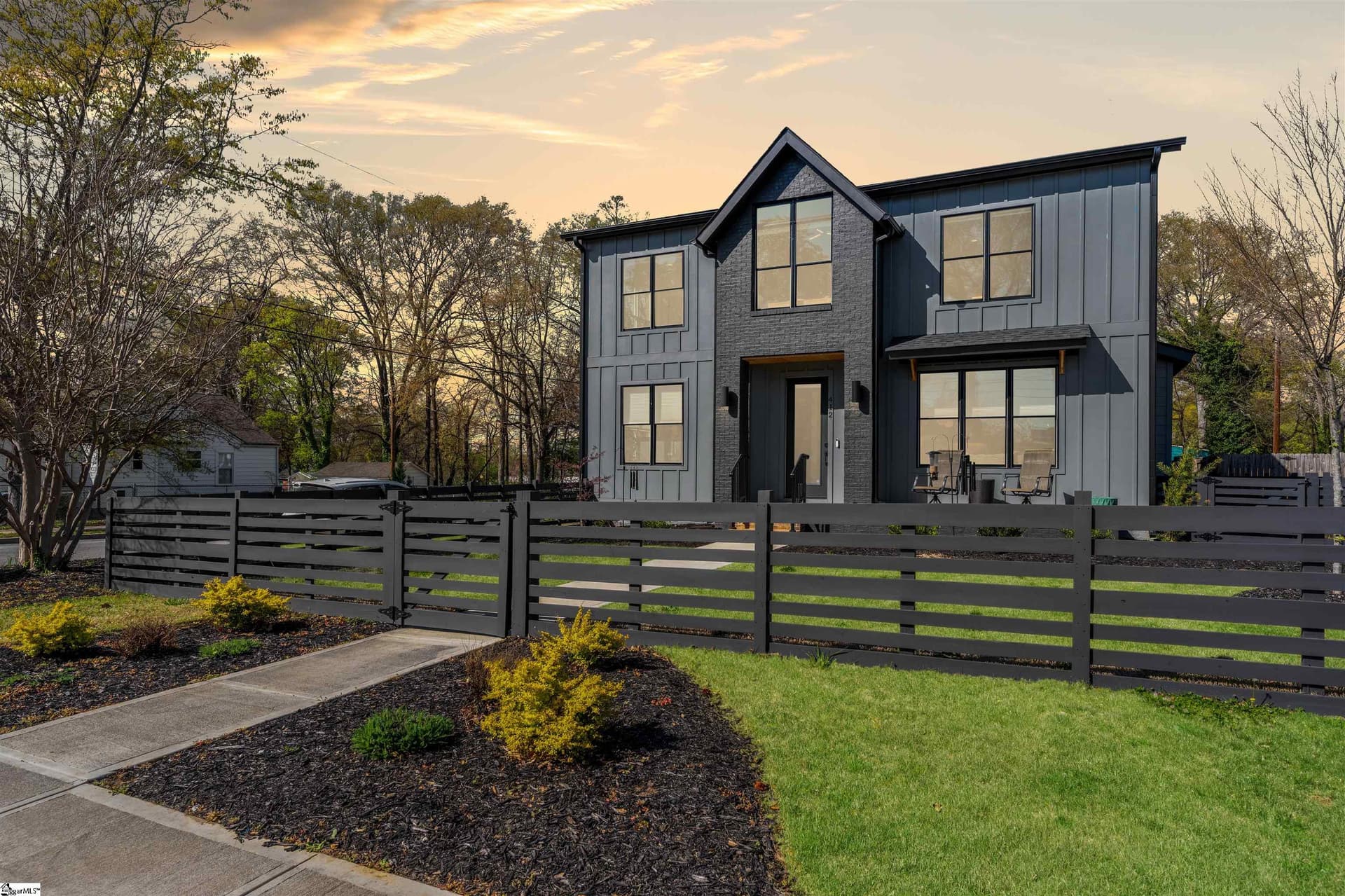 Property image 2 at 412 Perry Avenue, Greenville, SC 29601-2328