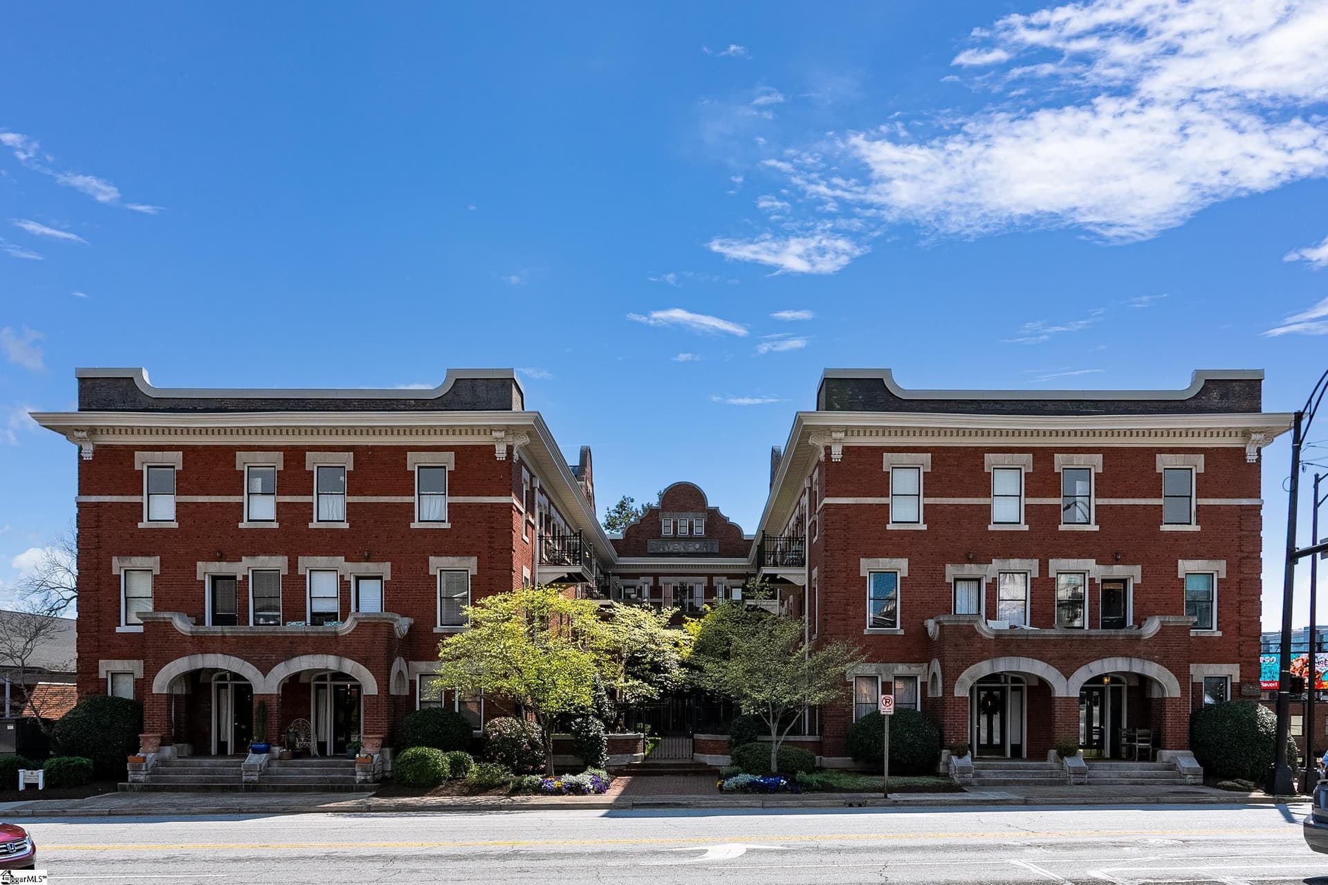 Davenport Condo, Greenville Community