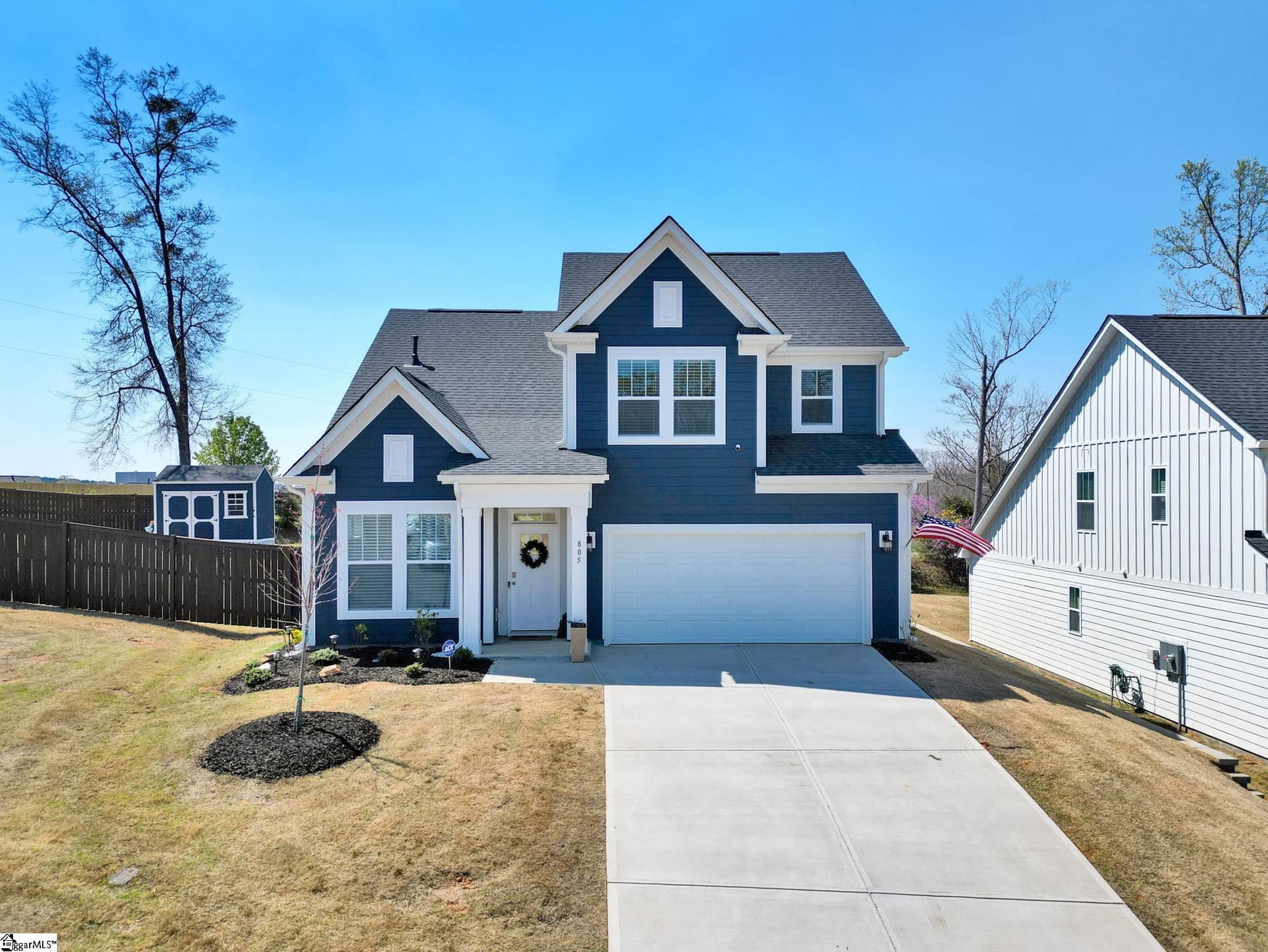 Pleasant Falls, Moore Community
