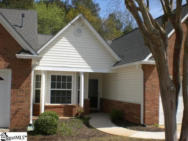 Property image 2 at 911 Crestwyck Lane, Greenville, SC 29615