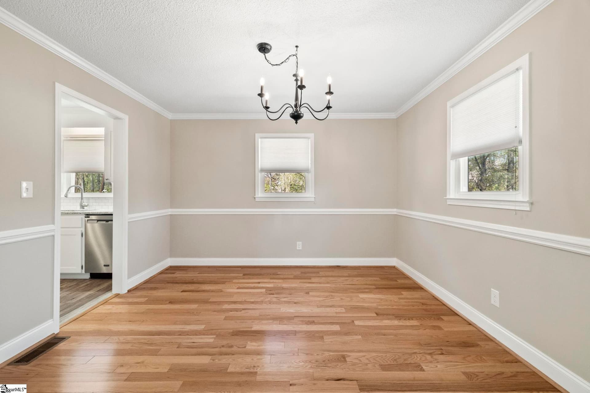 Property image 4 at 407 Great Glen Road, Greenville, SC 29615