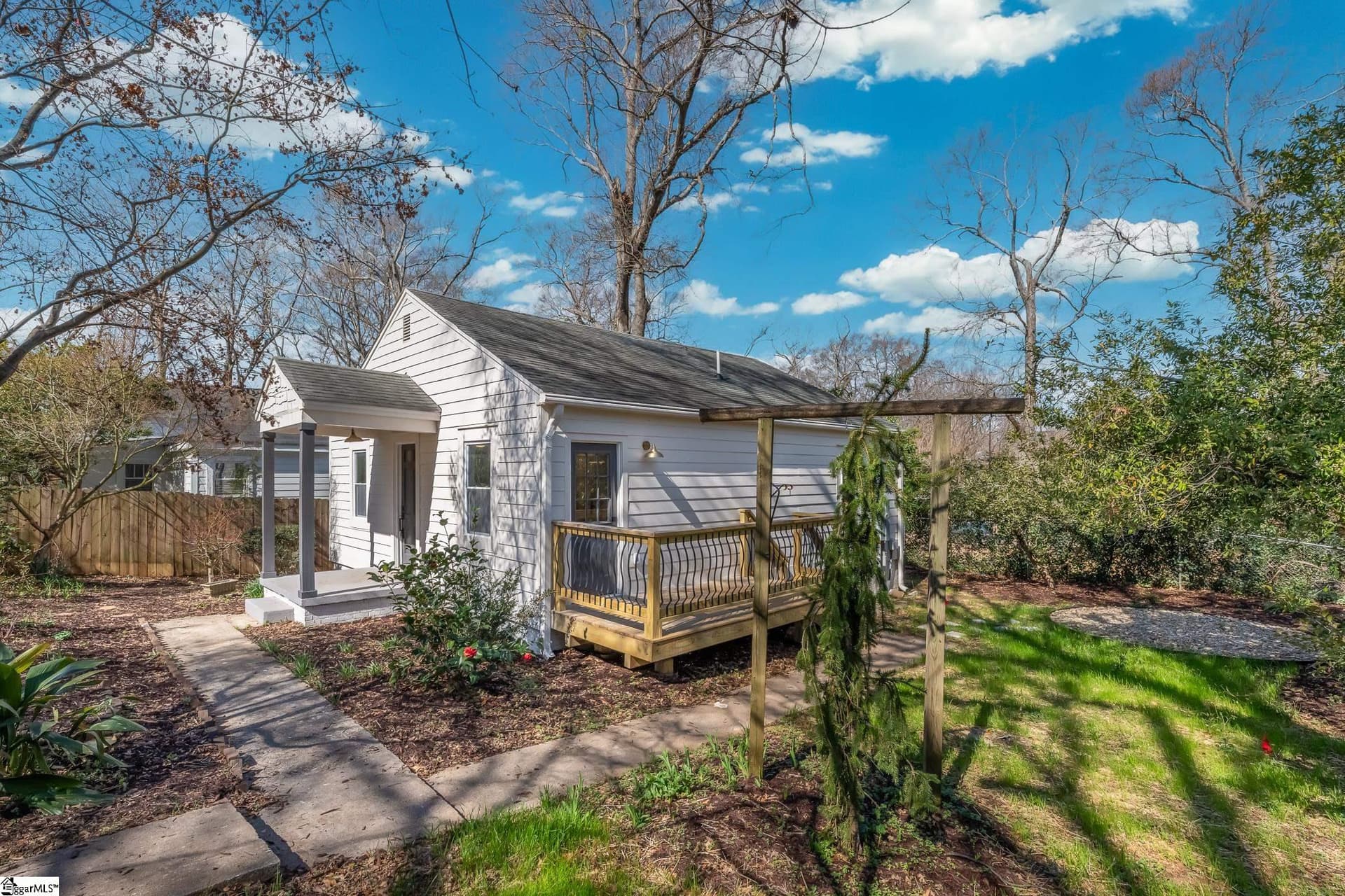 8 Amherst Avenue
