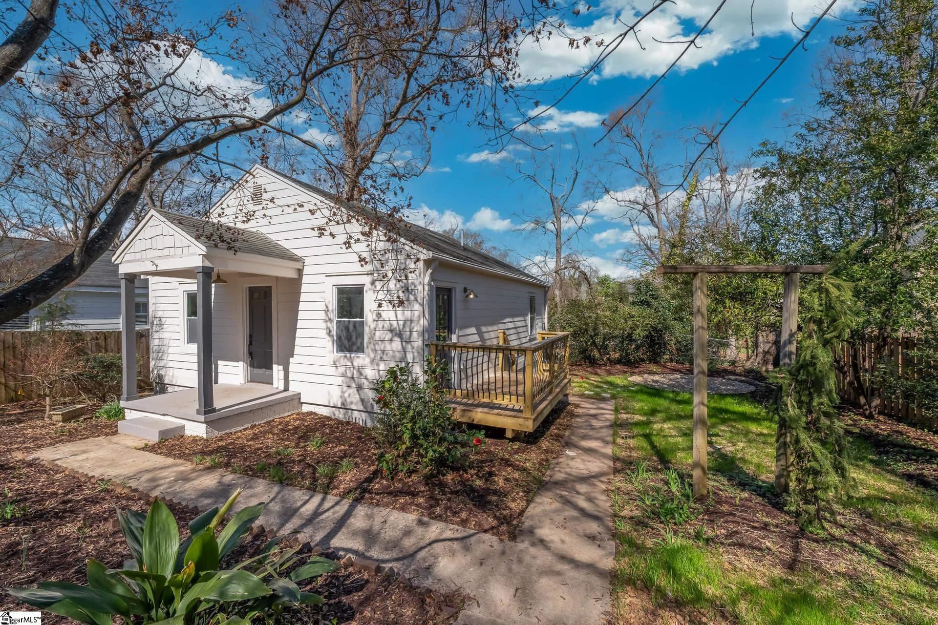 Property image 2 at 8 Amherst Avenue, Greenville, SC 29605